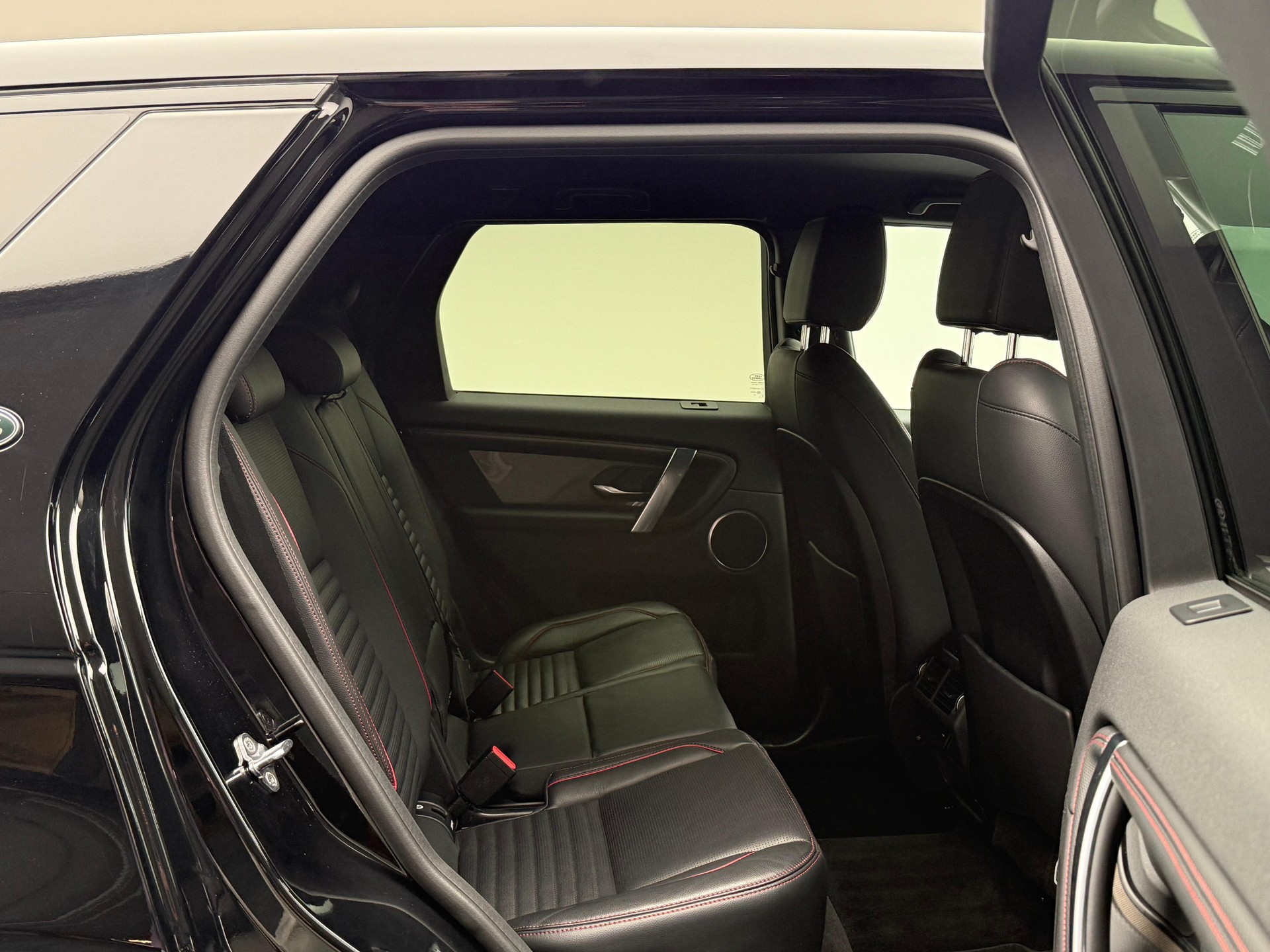 LAND ROVER Discovery Sport 2.0 Si4 R-Dynamic S-image-14