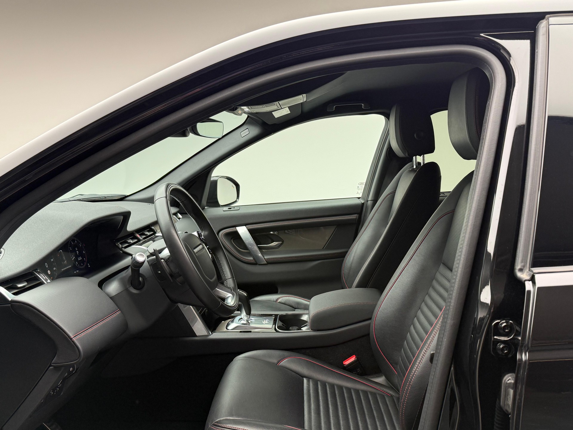 LAND ROVER Discovery Sport 2.0 Si4 R-Dynamic S-image-6