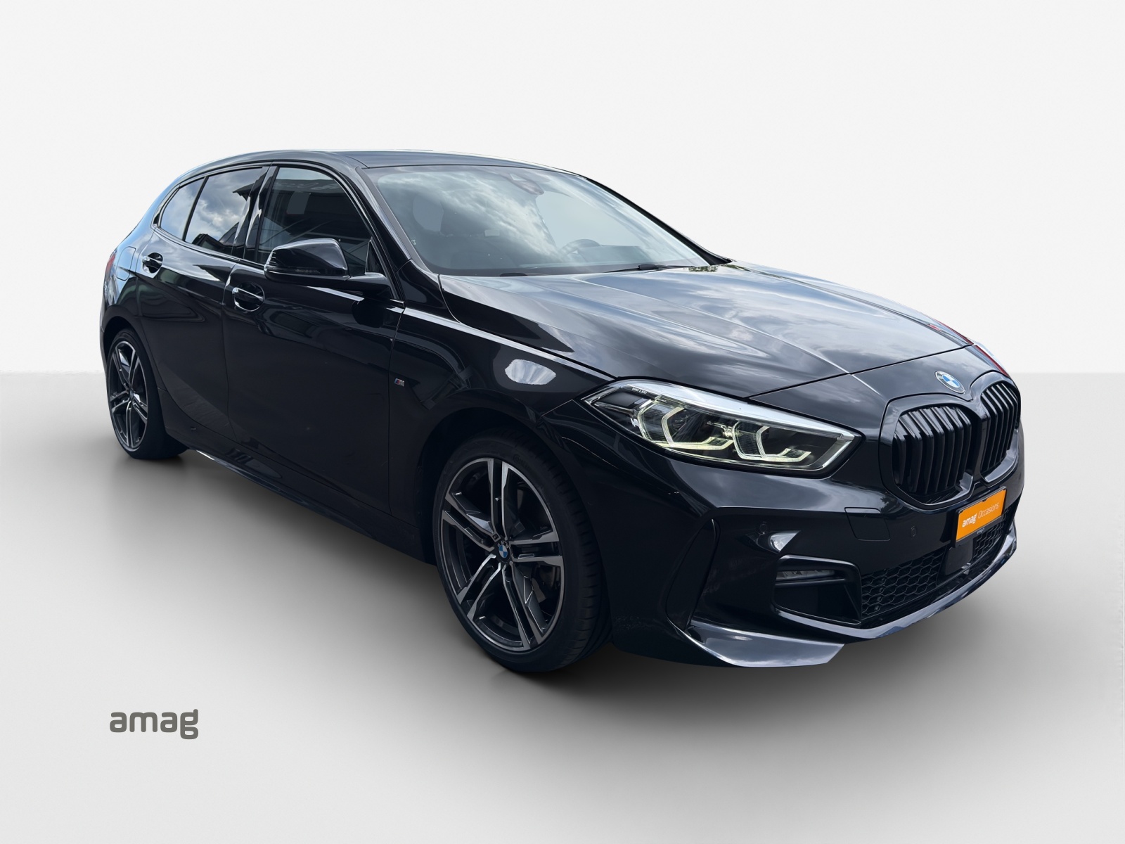 BMW 118i M Sport Steptronic-image-5