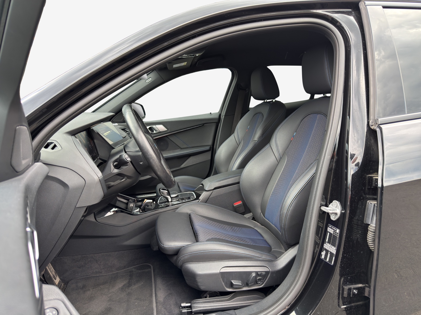 BMW 118i M Sport Steptronic-image-7