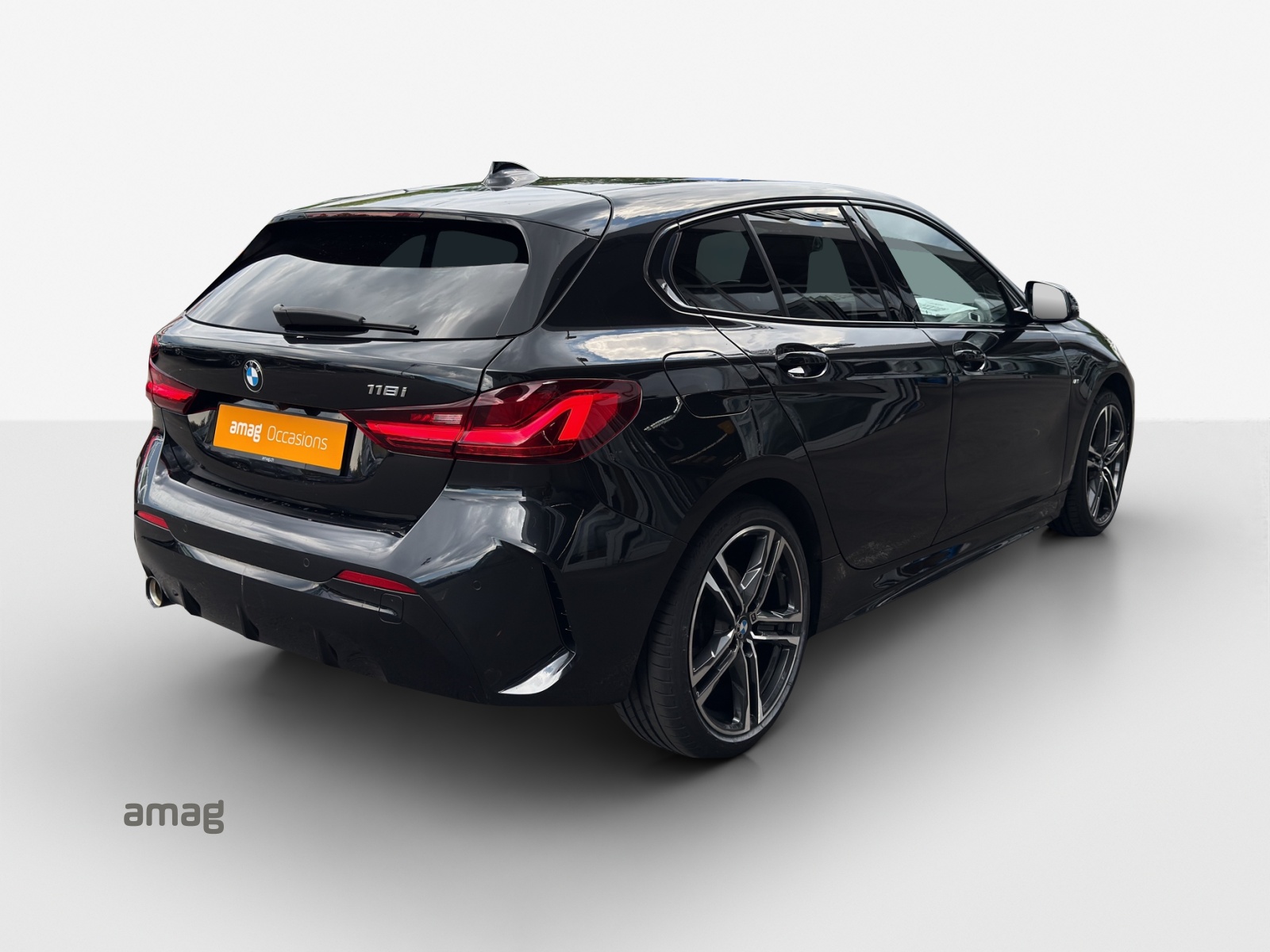 BMW 118i M Sport Steptronic-image-4