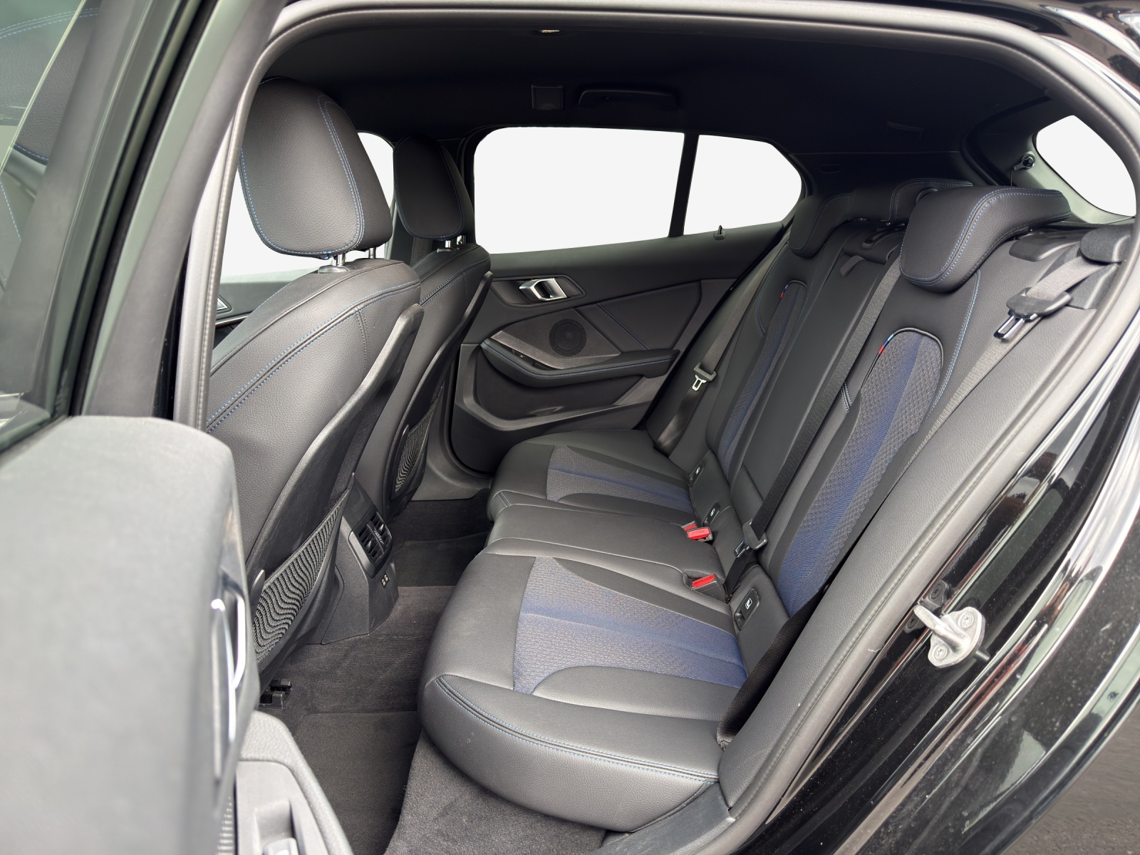 BMW 118i M Sport Steptronic-image-11