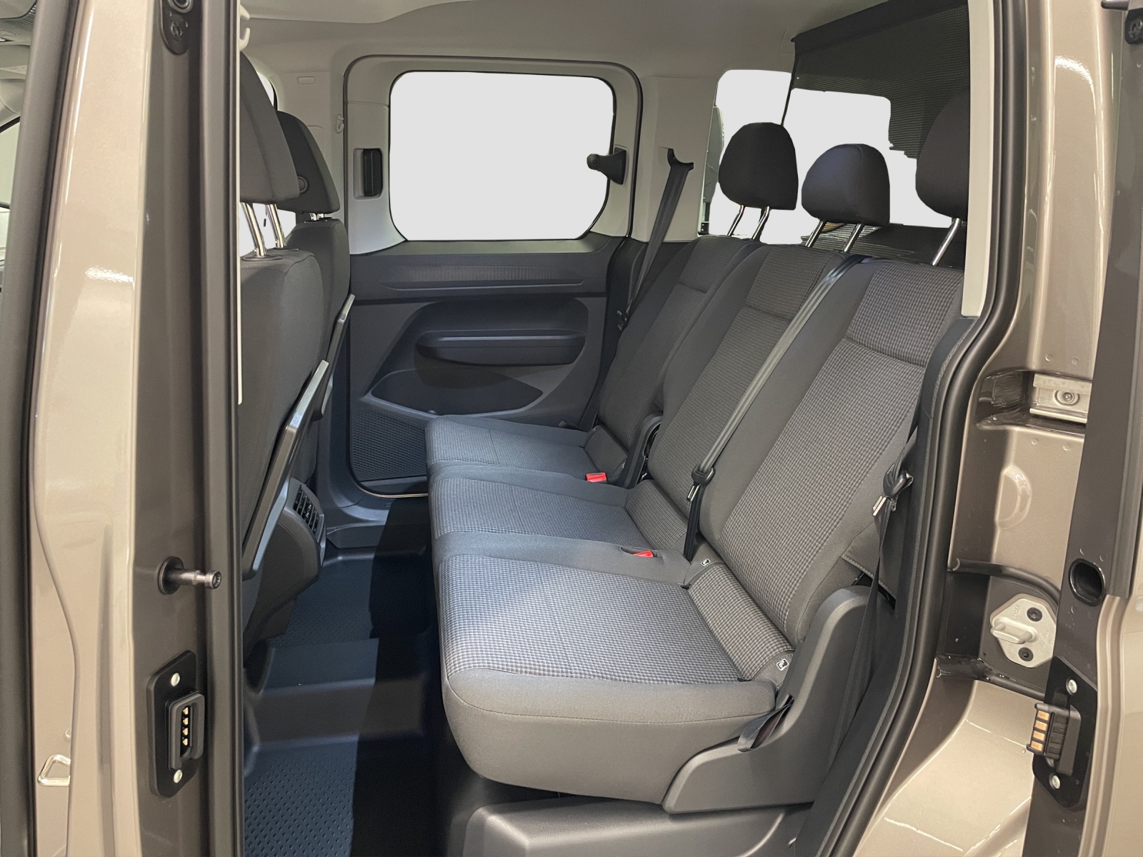 VW Caddy 1.5 TSI Plug in Hybrid Liberty DSG-image-12
