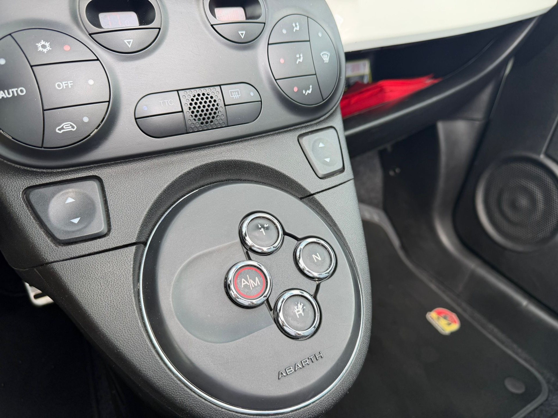 FIAT 500C 1.4 16V Turbo Abarth Dualogic-image-14