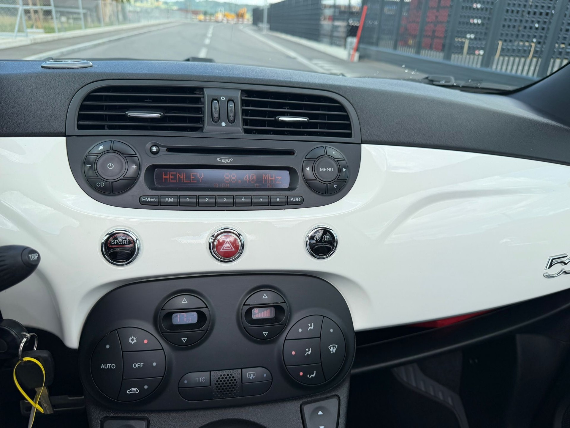 FIAT 500C 1.4 16V Turbo Abarth Dualogic-image-9