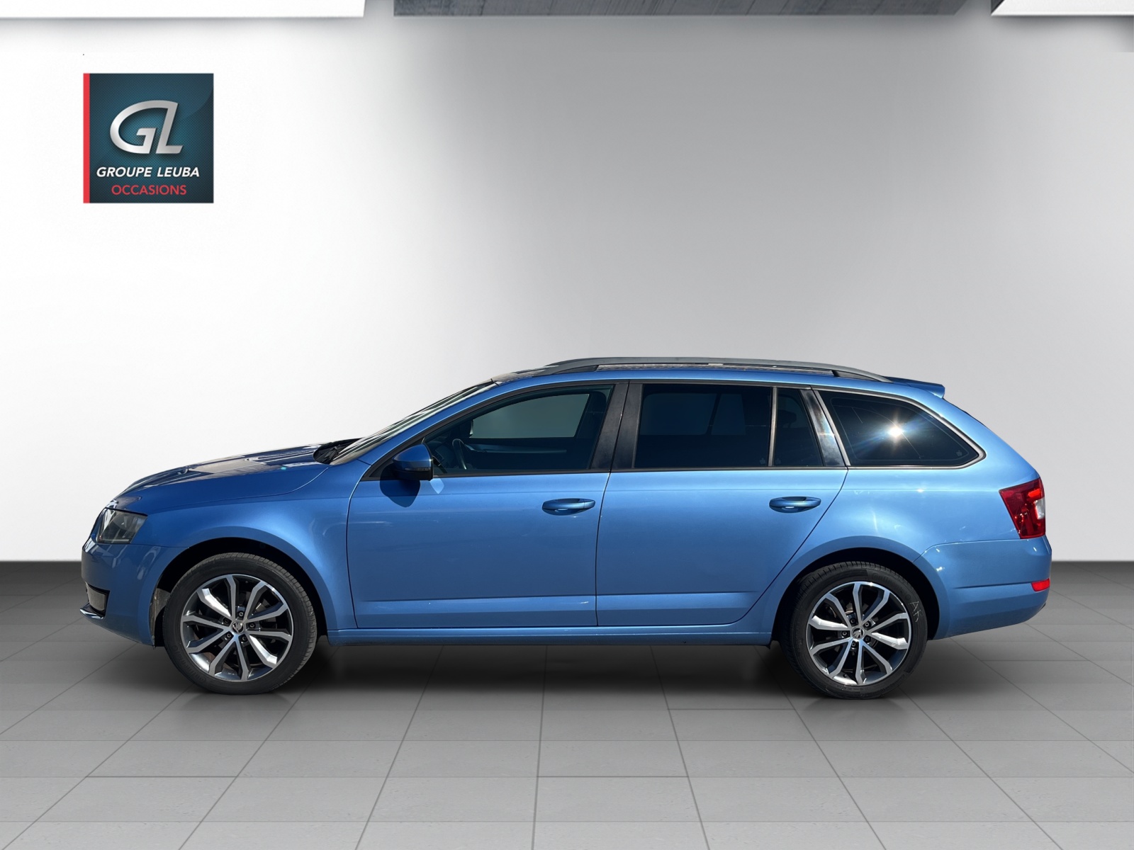 SKODA Octavia Combi 2.0 TDI Style-showroom-element-2