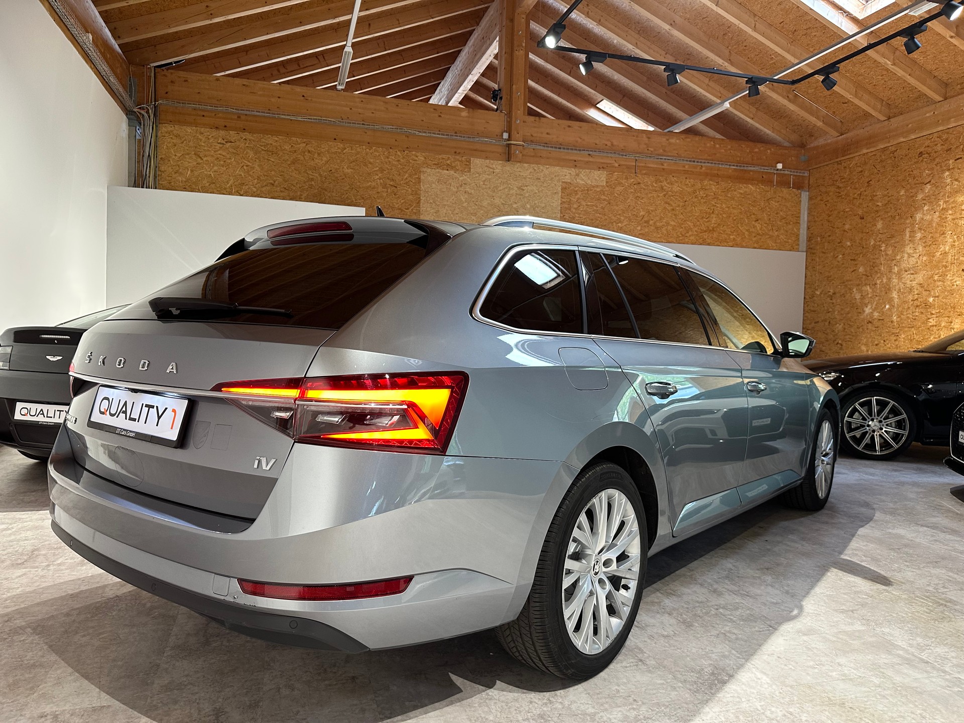 SKODA Superb 1.4 TSI Style PHEV DSC/1. Hand/Lückenlos Skoda-Servicegepflegt/1. Jahr Garantie/AHK El.. abschwenkbar/8 x Aluräder uvm.-image-7