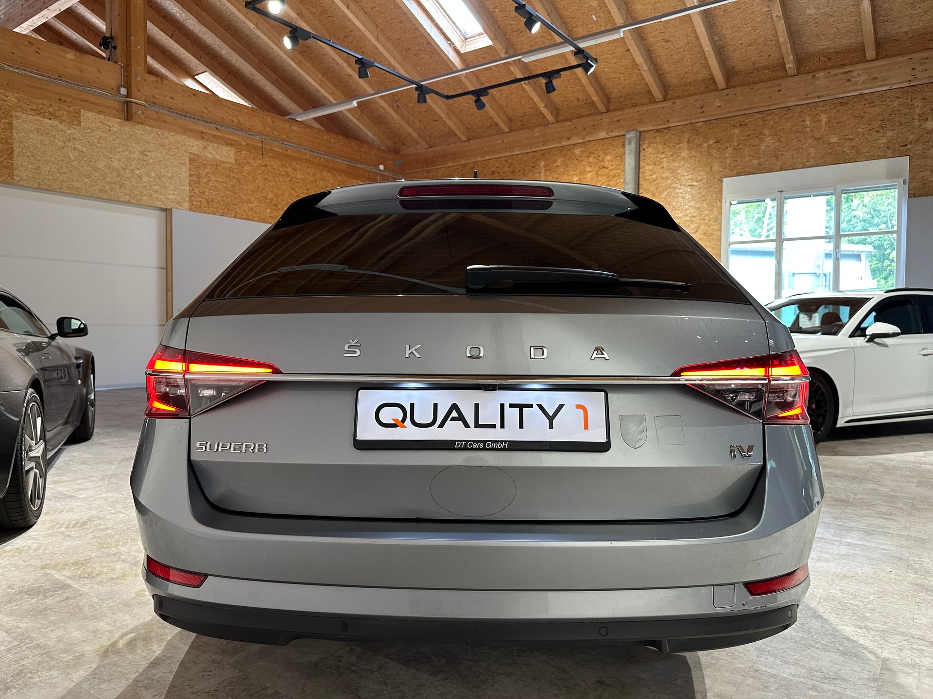 SKODA Superb 1.4 TSI Style PHEV DSC/1. Hand/Lückenlos Skoda-Servicegepflegt/1. Jahr Garantie/AHK El.. abschwenkbar/8 x Aluräder uvm.-image-5