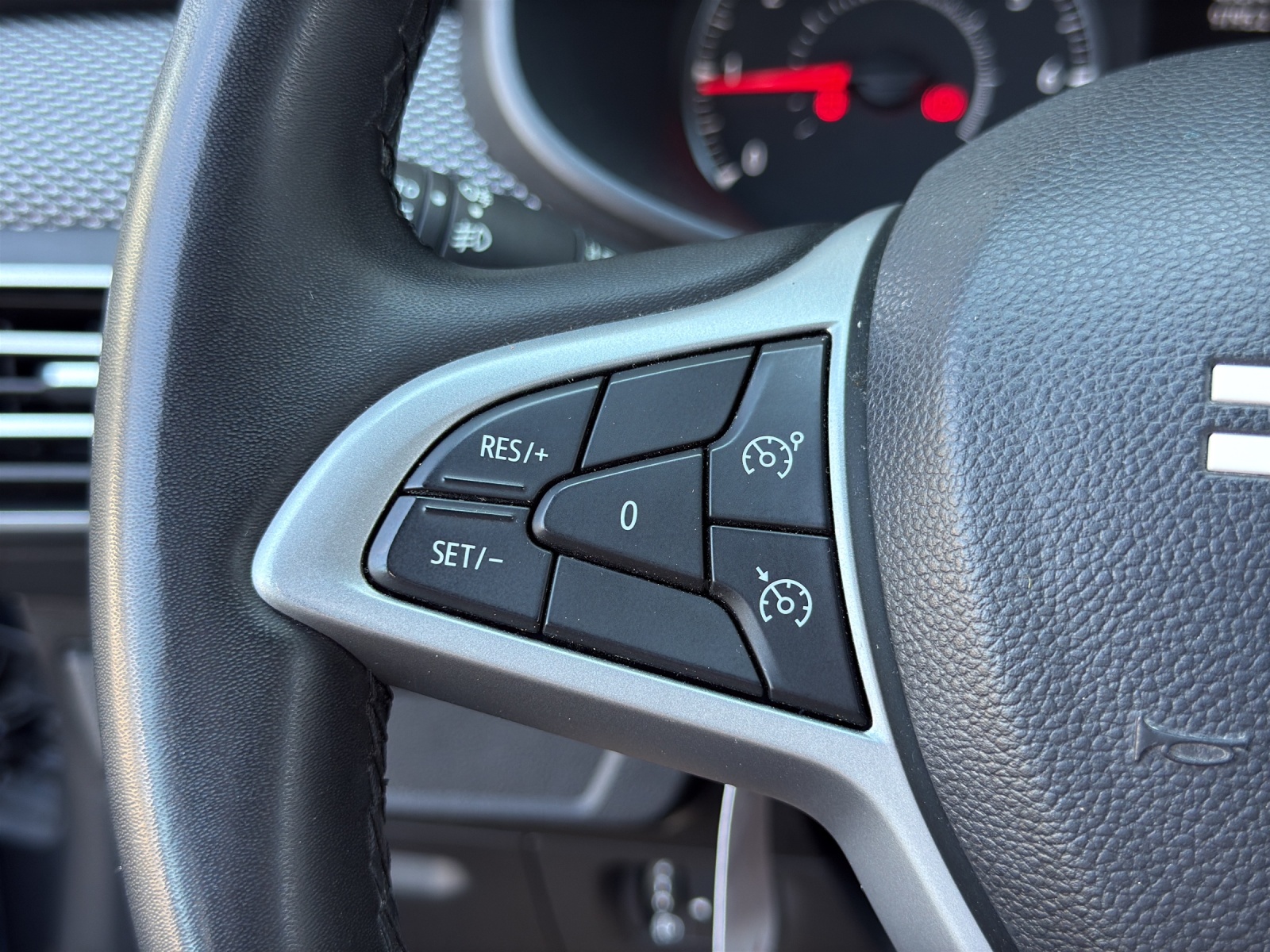 DACIA Sandero TCe 90 Expression CVT-image-21