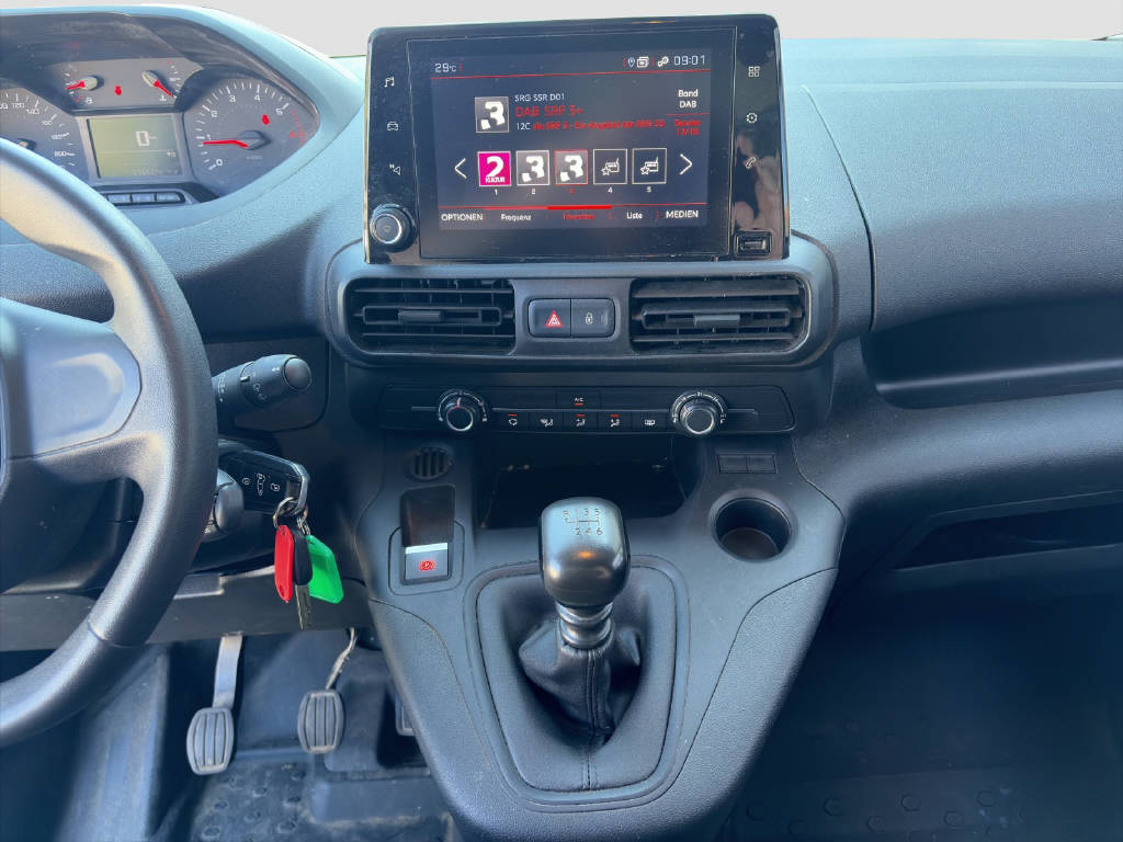 PEUGEOT Partner Kaw. 1000 Standard 1.5 BlueHDI 130 PS Premium-image-9