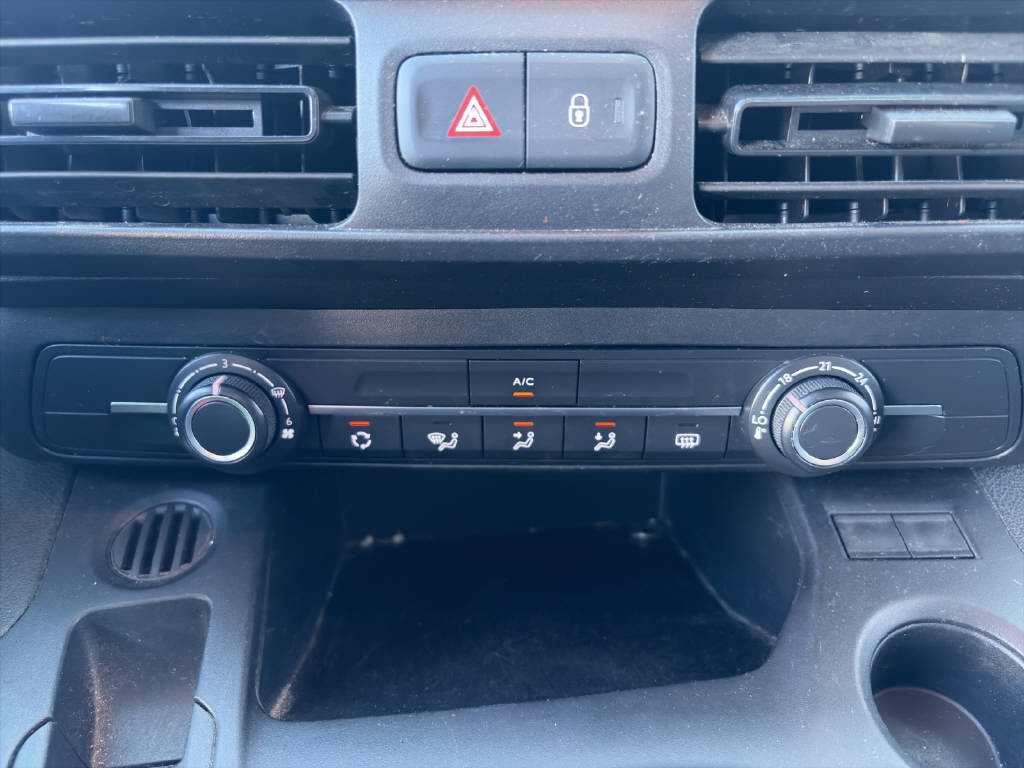 PEUGEOT Partner Kaw. 1000 Standard 1.5 BlueHDI 130 PS Premium-image-11