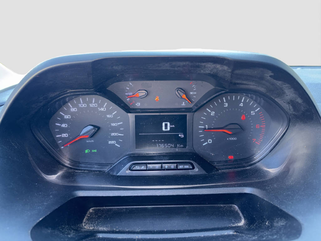 PEUGEOT Partner Kaw. 1000 Standard 1.5 BlueHDI 130 PS Premium-image-7