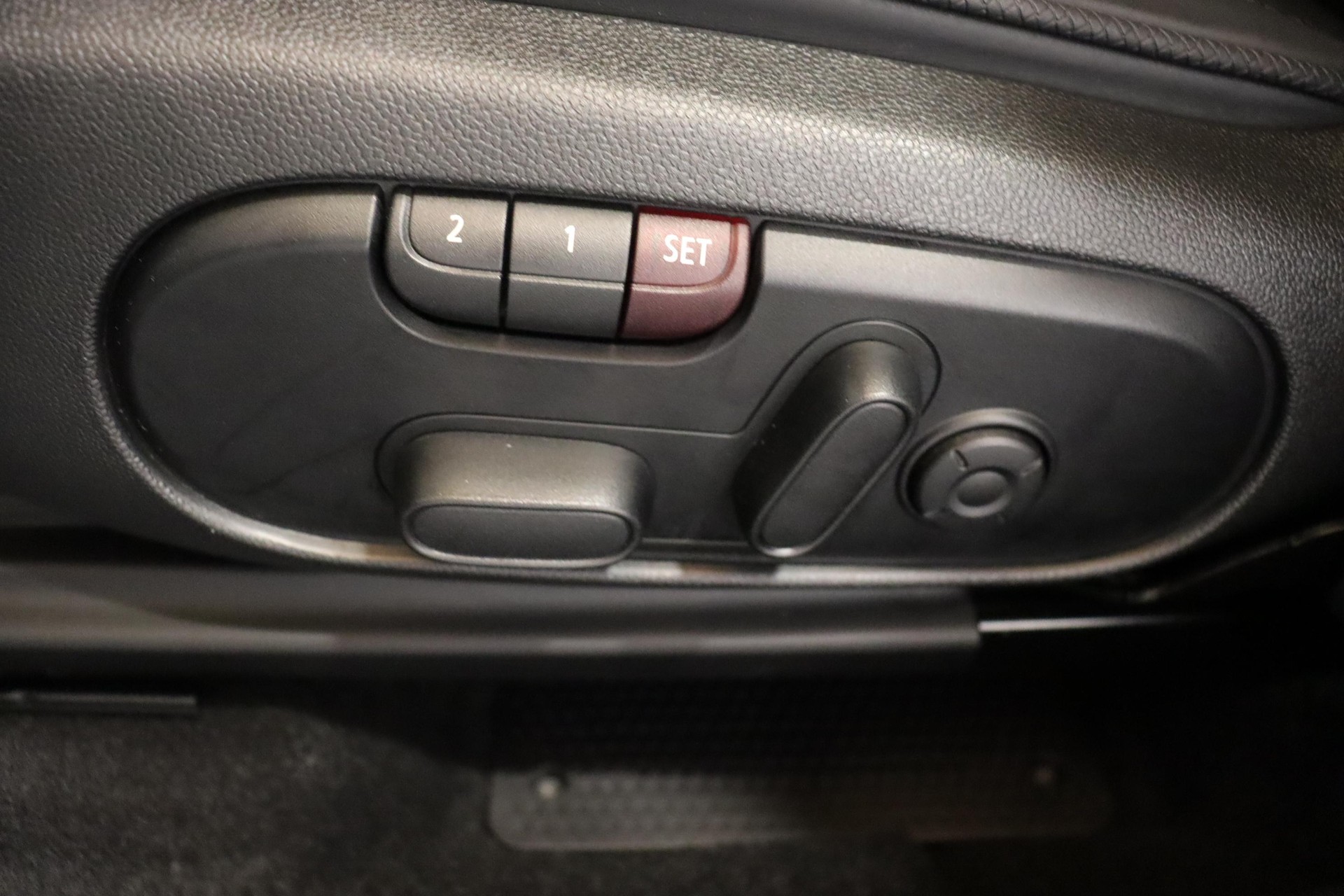 MINI Countryman F60 1.5i Cooper S E ALL4-image-22