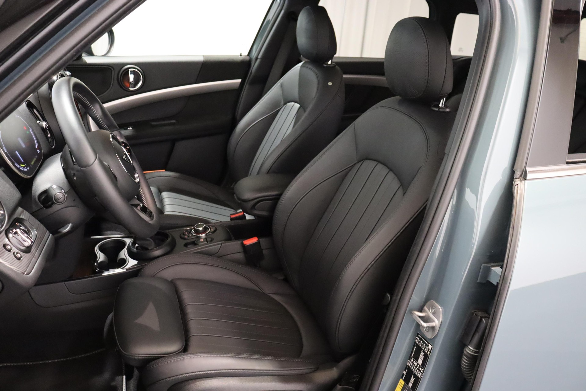 MINI Countryman F60 1.5i Cooper S E ALL4-image-8