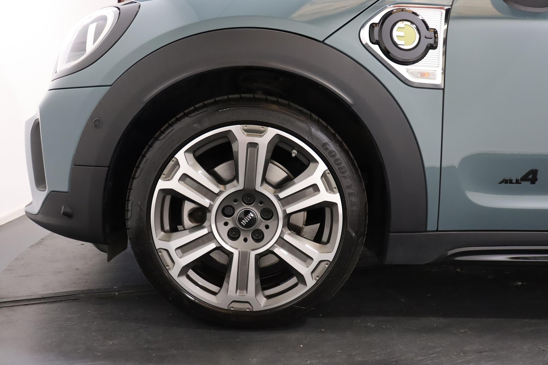 MINI Countryman F60 1.5i Cooper S E ALL4-image-6