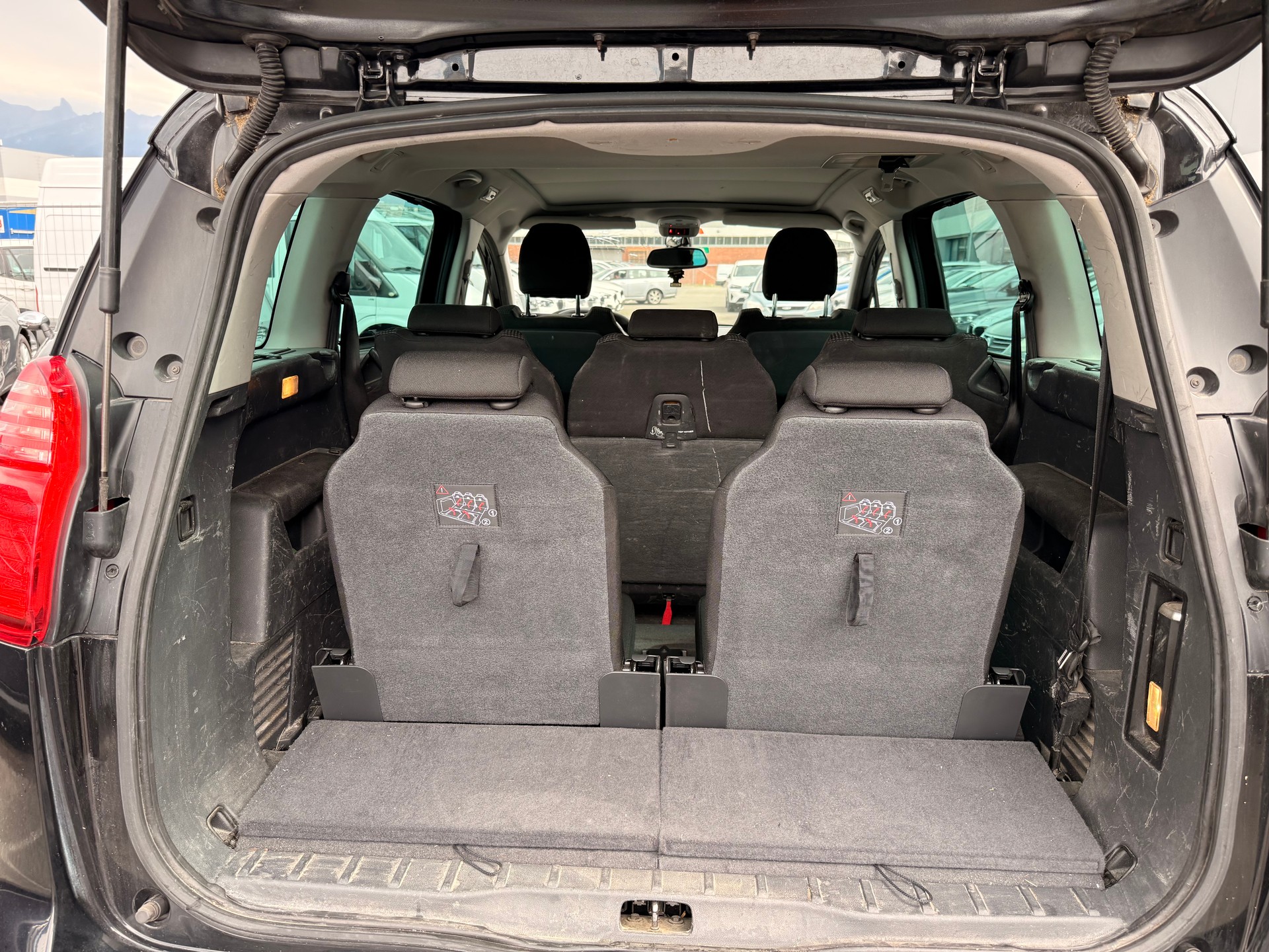 PEUGEOT 5008 2.0 HDI Business-image-9