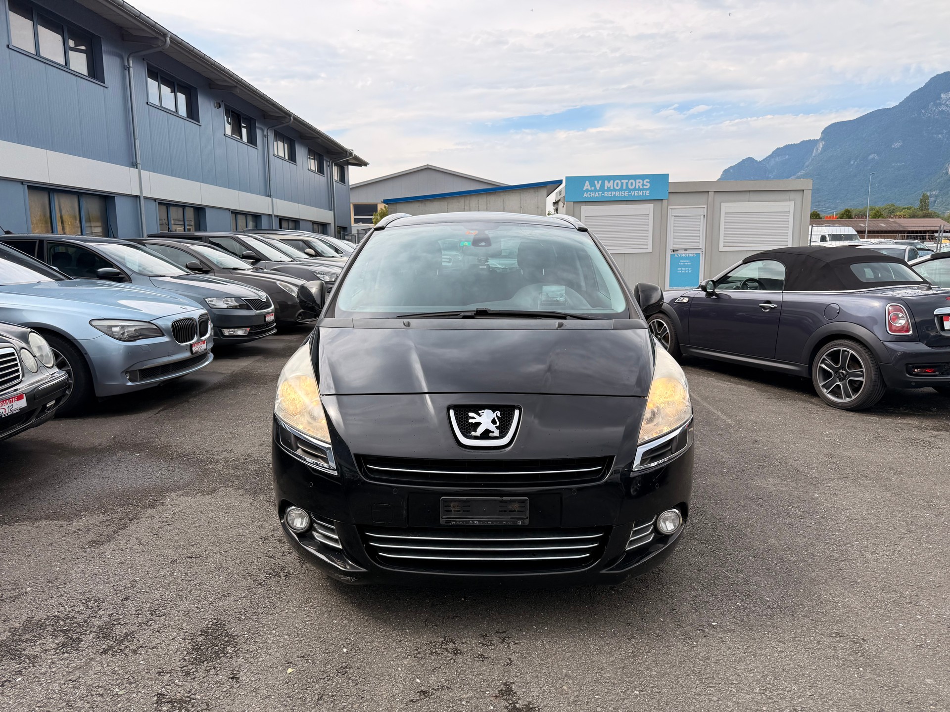 PEUGEOT 5008 2.0 HDI Business-image-1