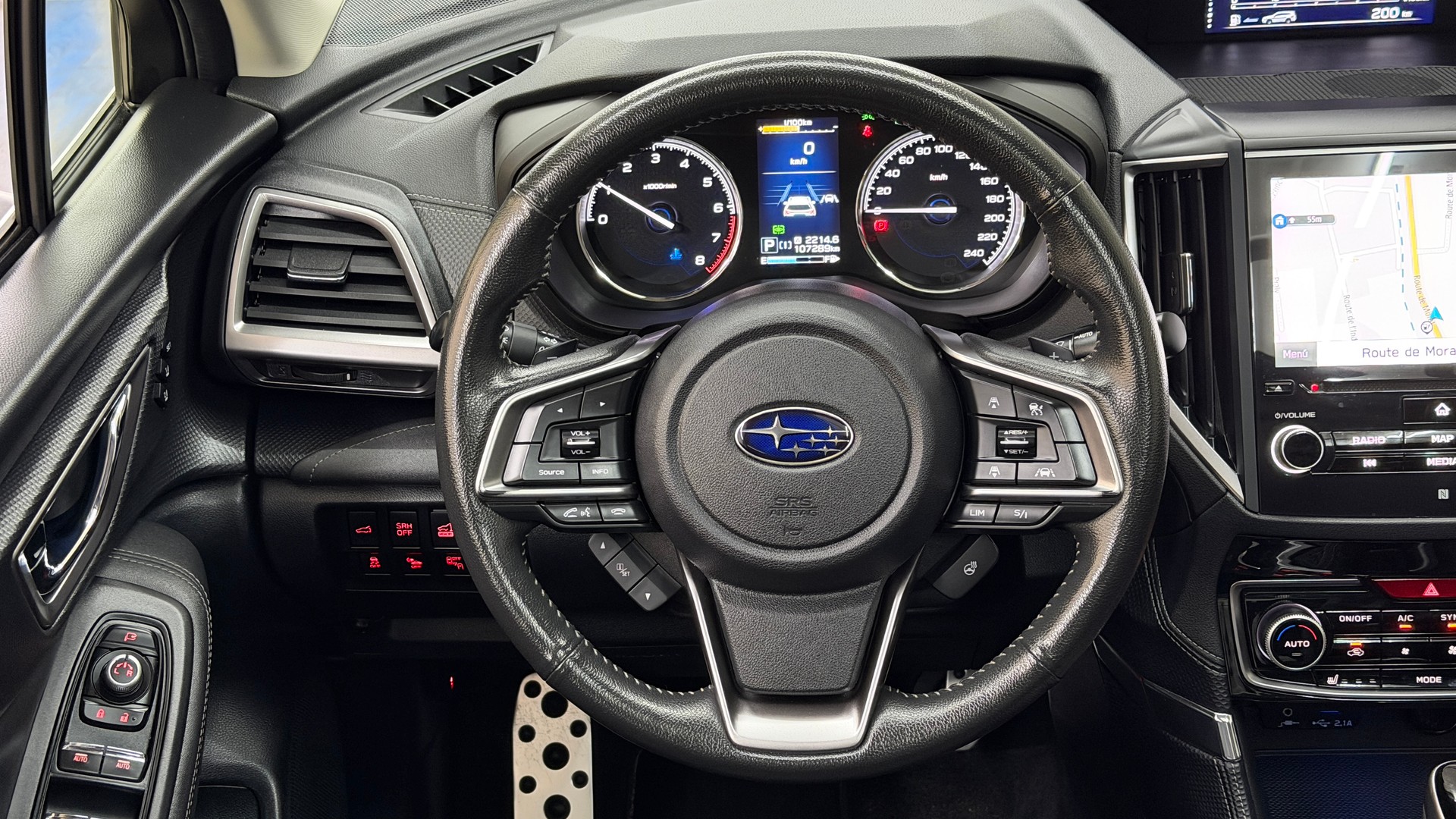 SUBARU Forester 2.0i e-Boxer Luxury Lineartronic-image-9