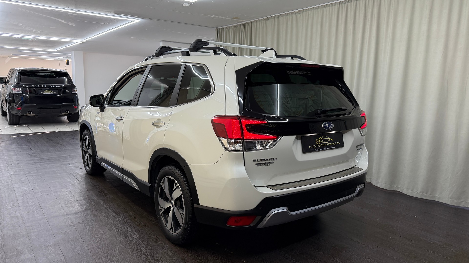 SUBARU Forester 2.0i e-Boxer Luxury Lineartronic-image-5