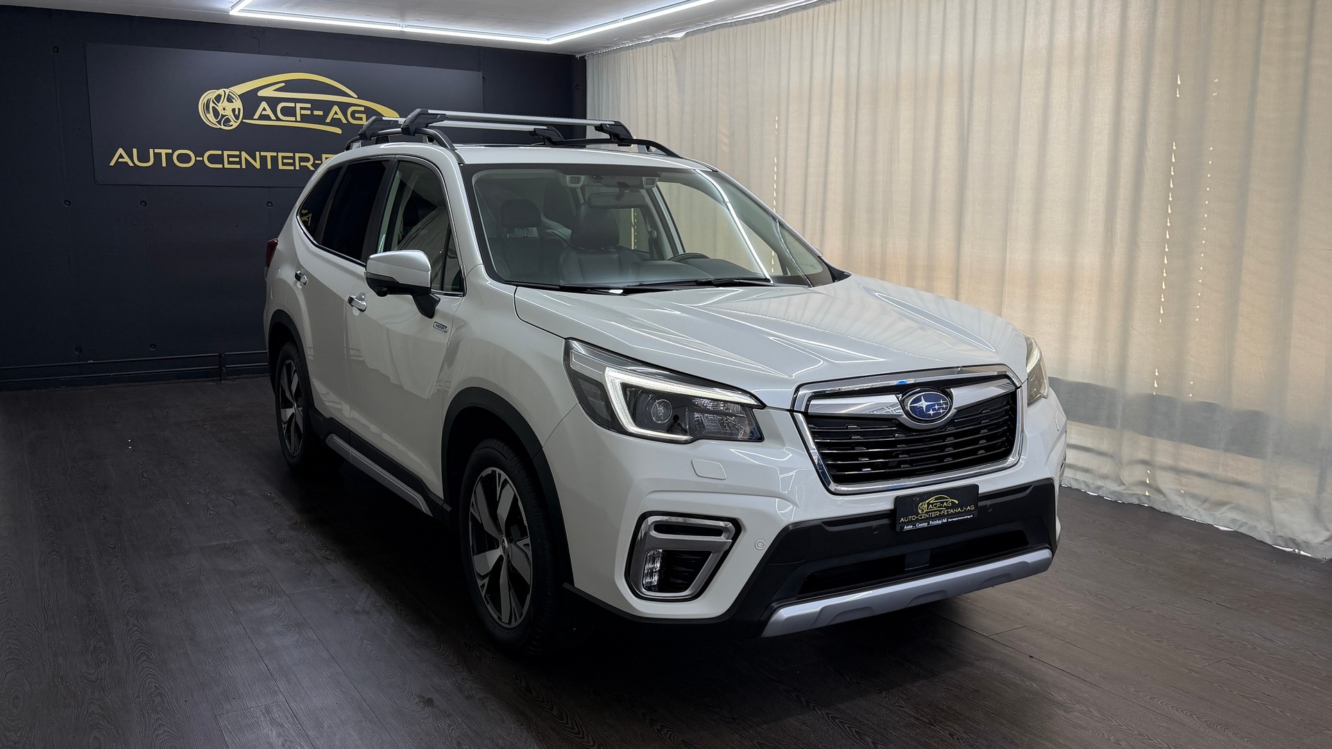 SUBARU Forester 2.0i e-Boxer Luxury Lineartronic-image-2