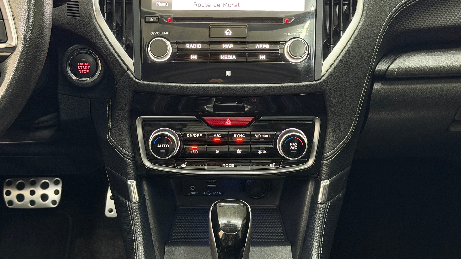 SUBARU Forester 2.0i e-Boxer Luxury Lineartronic-image-11