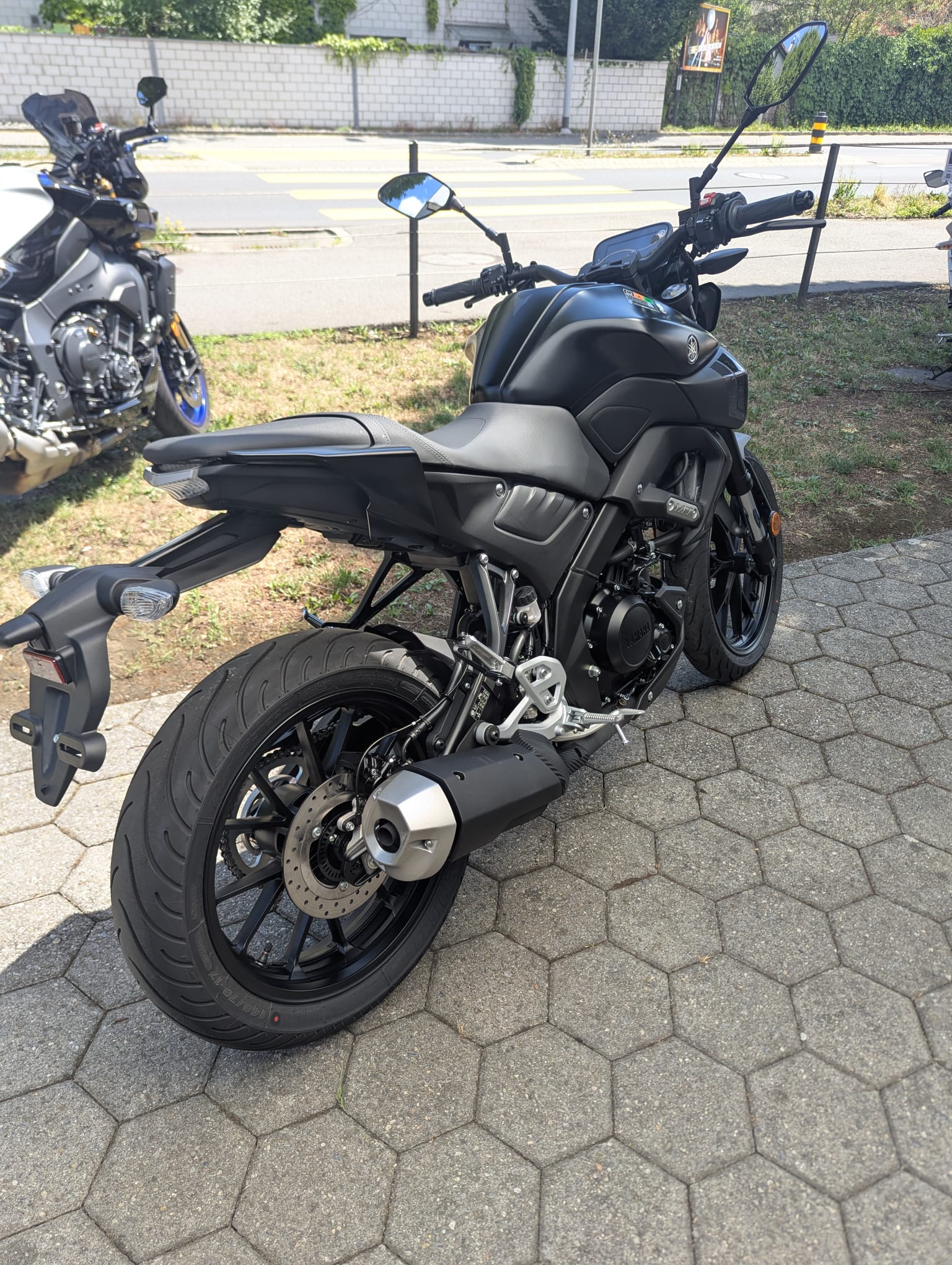 YAMAHA MT-125 ABS-image-2