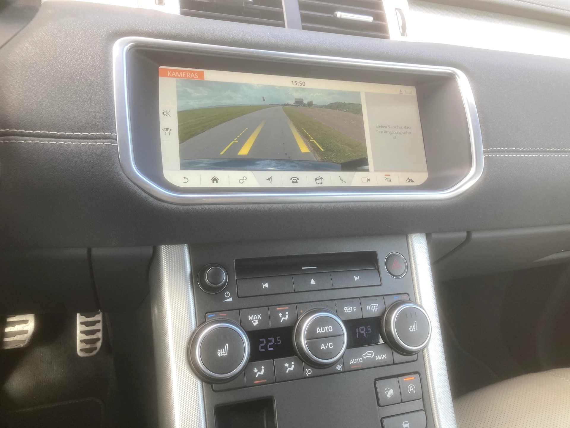 LAND ROVER Range Rover Evoque Convert. 2.0Si4 HSE Dynamic AT9-image-8