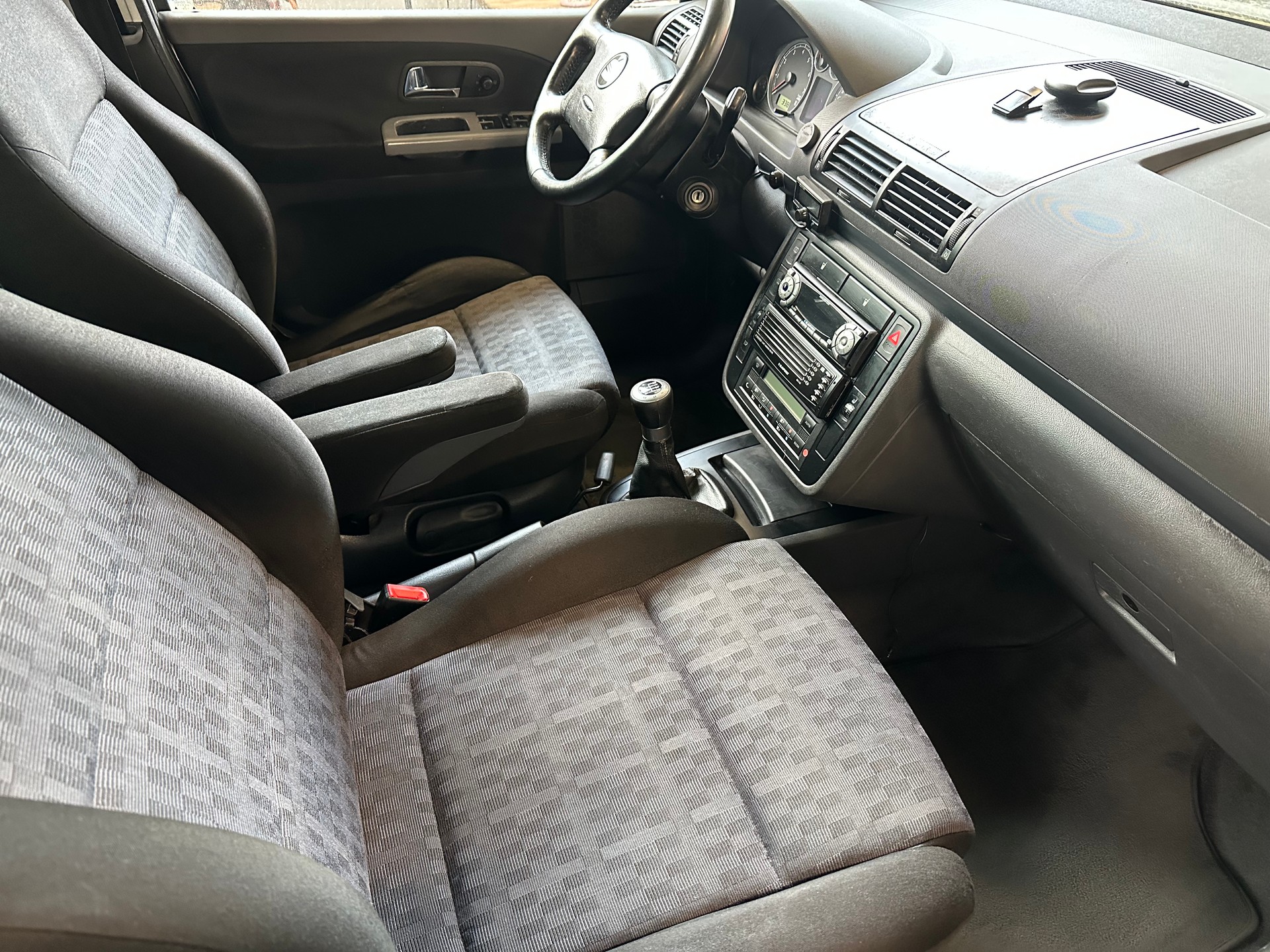 SEAT Alhambra 2.8 VR6 Sport 4x4-image-9