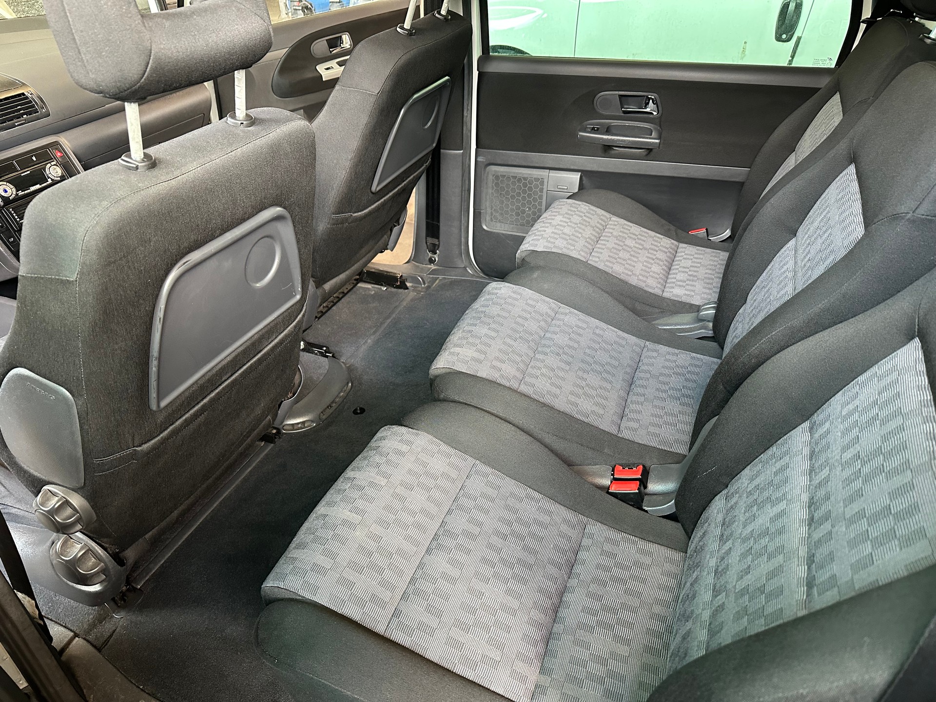 SEAT Alhambra 2.8 VR6 Sport 4x4-image-11