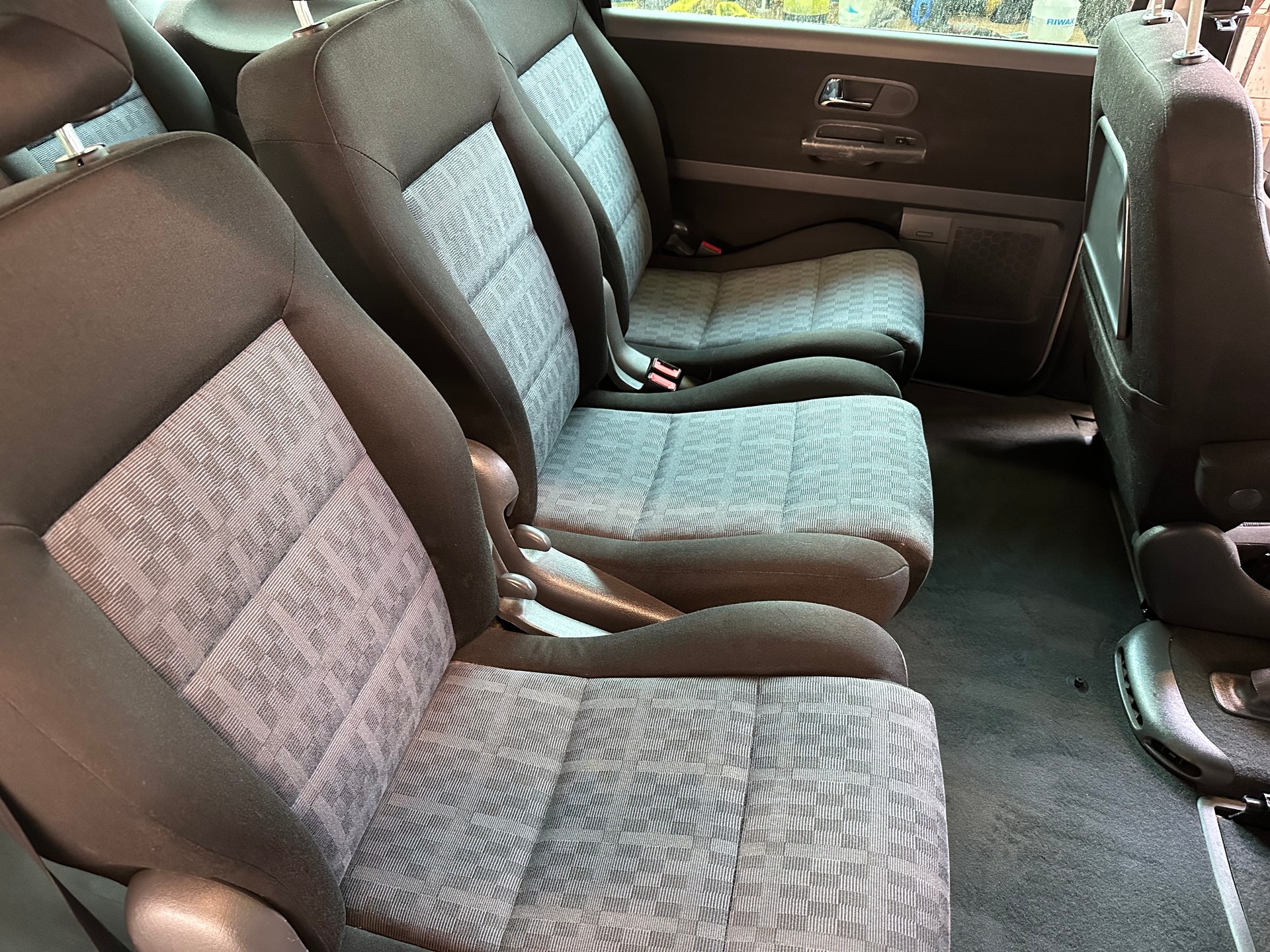 SEAT Alhambra 2.8 VR6 Sport 4x4-image-10
