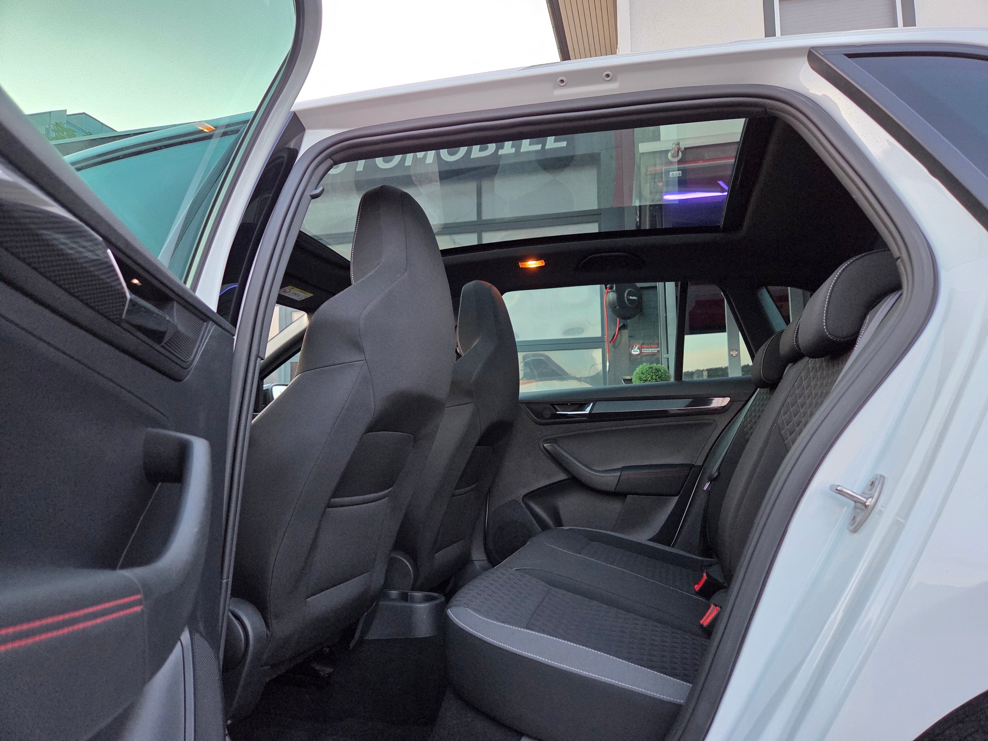 SKODA Rapid Spaceback 1.0 TSI Monte Carlo DSG-image-16