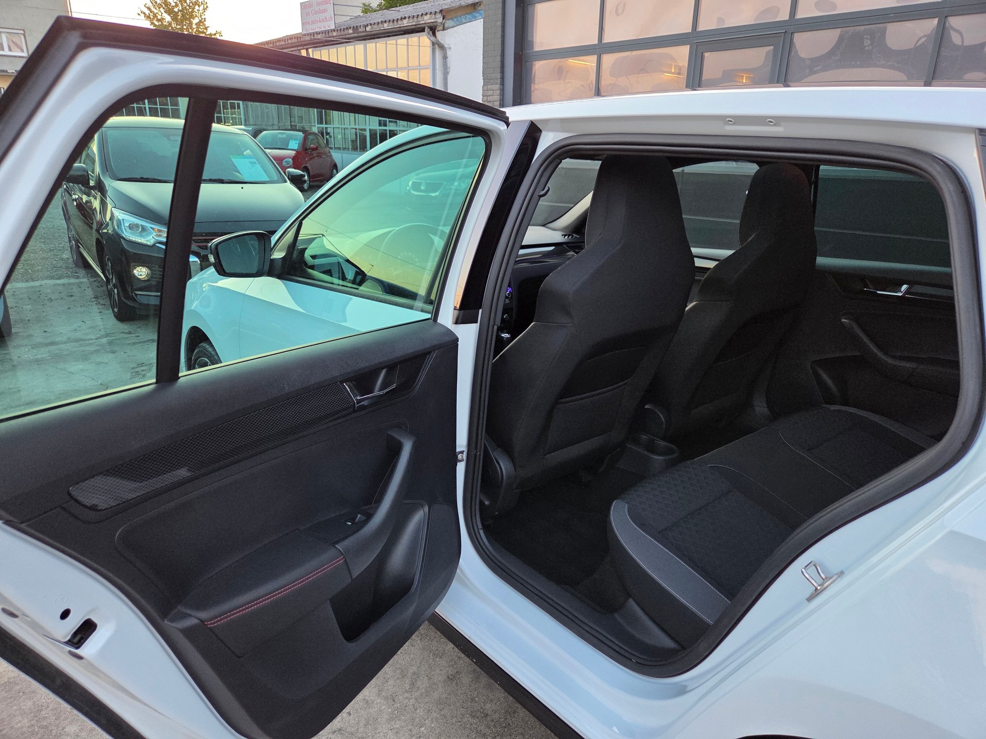 SKODA Rapid Spaceback 1.0 TSI Monte Carlo DSG-image-15