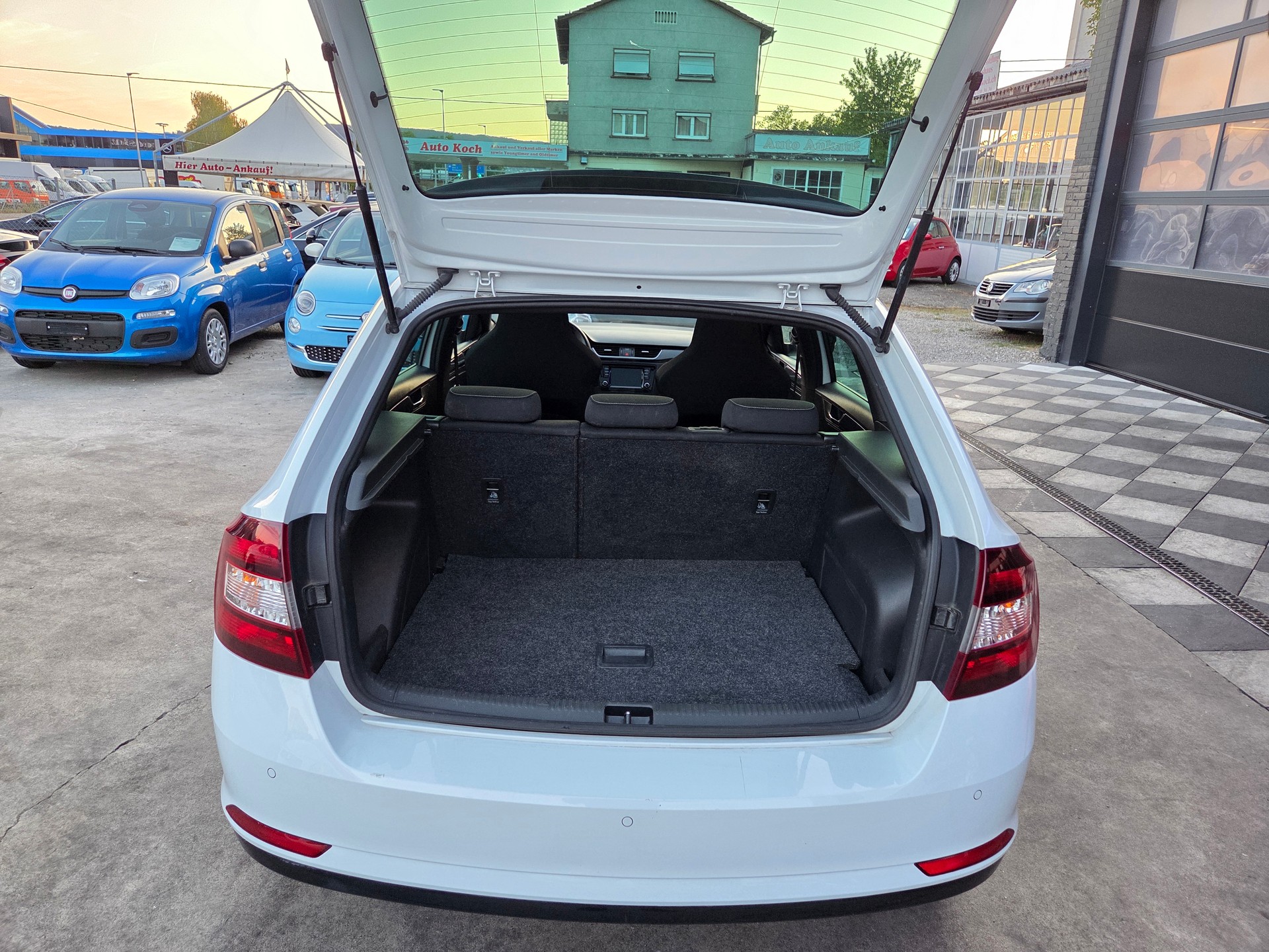 SKODA Rapid Spaceback 1.0 TSI Monte Carlo DSG-image-6