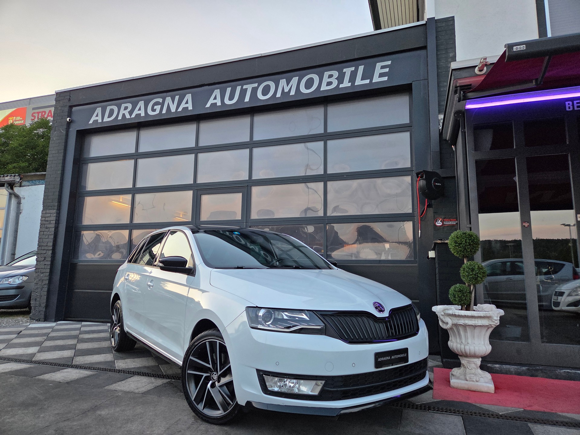 SKODA Rapid Spaceback 1.0 TSI Monte Carlo DSG-showroom-element-1