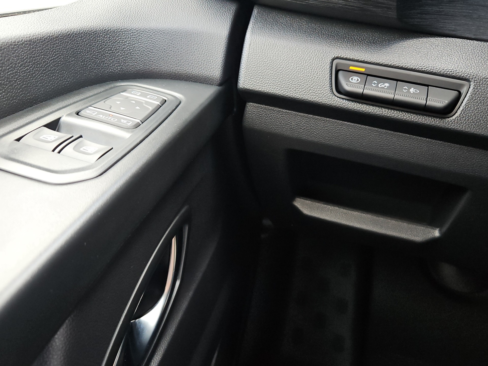 NISSAN Primastar DCT 170 L1H1 Tekna 8Plätzer FT-image-17
