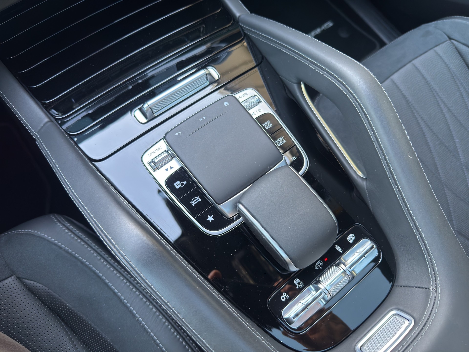MERCEDES-BENZ GLE 63 S AMG 4matic+ Coupé-image-21
