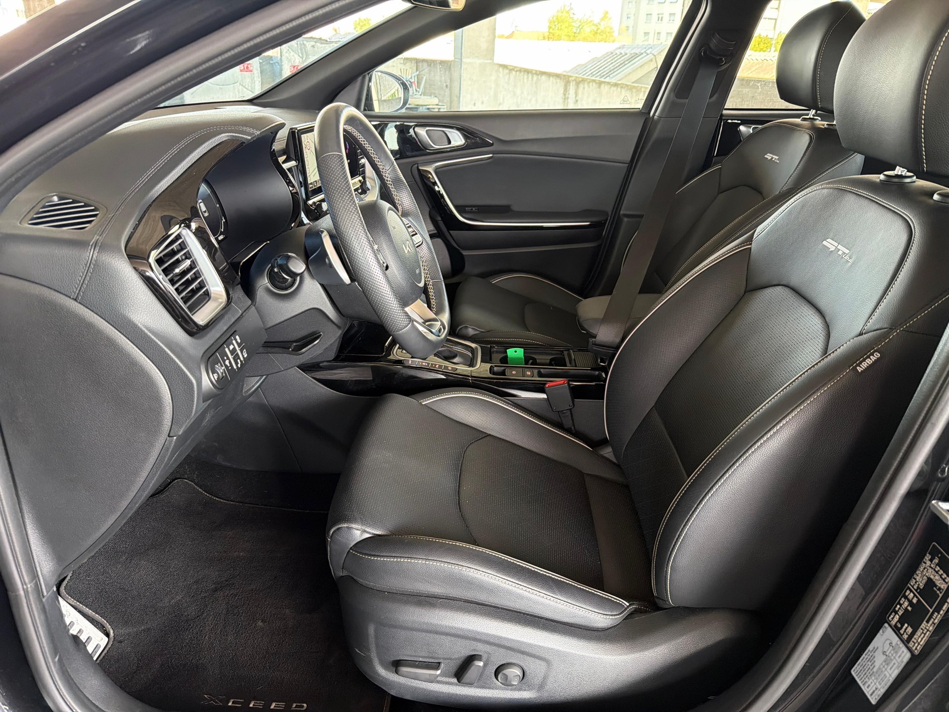 KIA XCeed 1.5 T-GDi GT-Line-image-7
