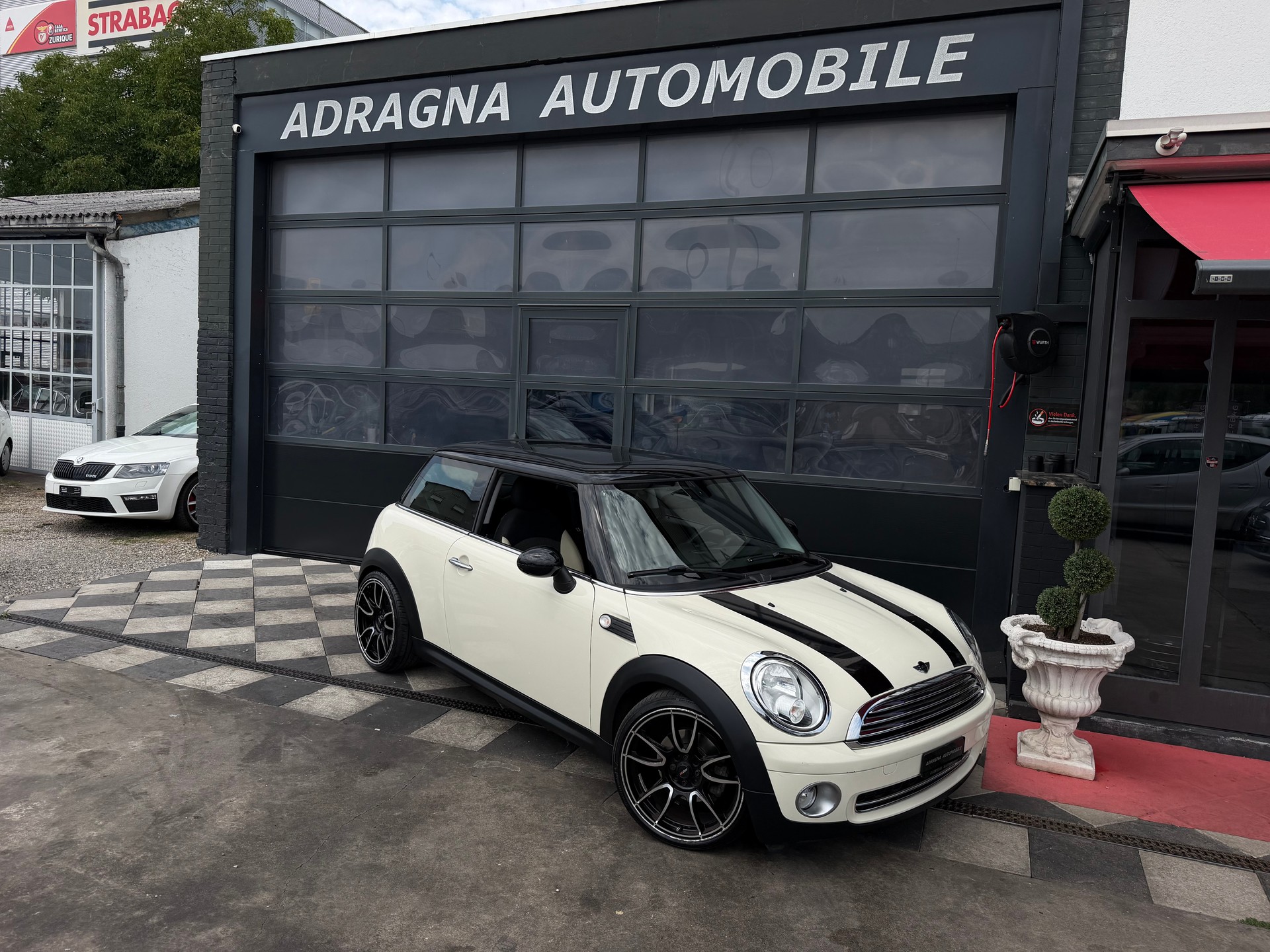 MINI Cooper-image-2