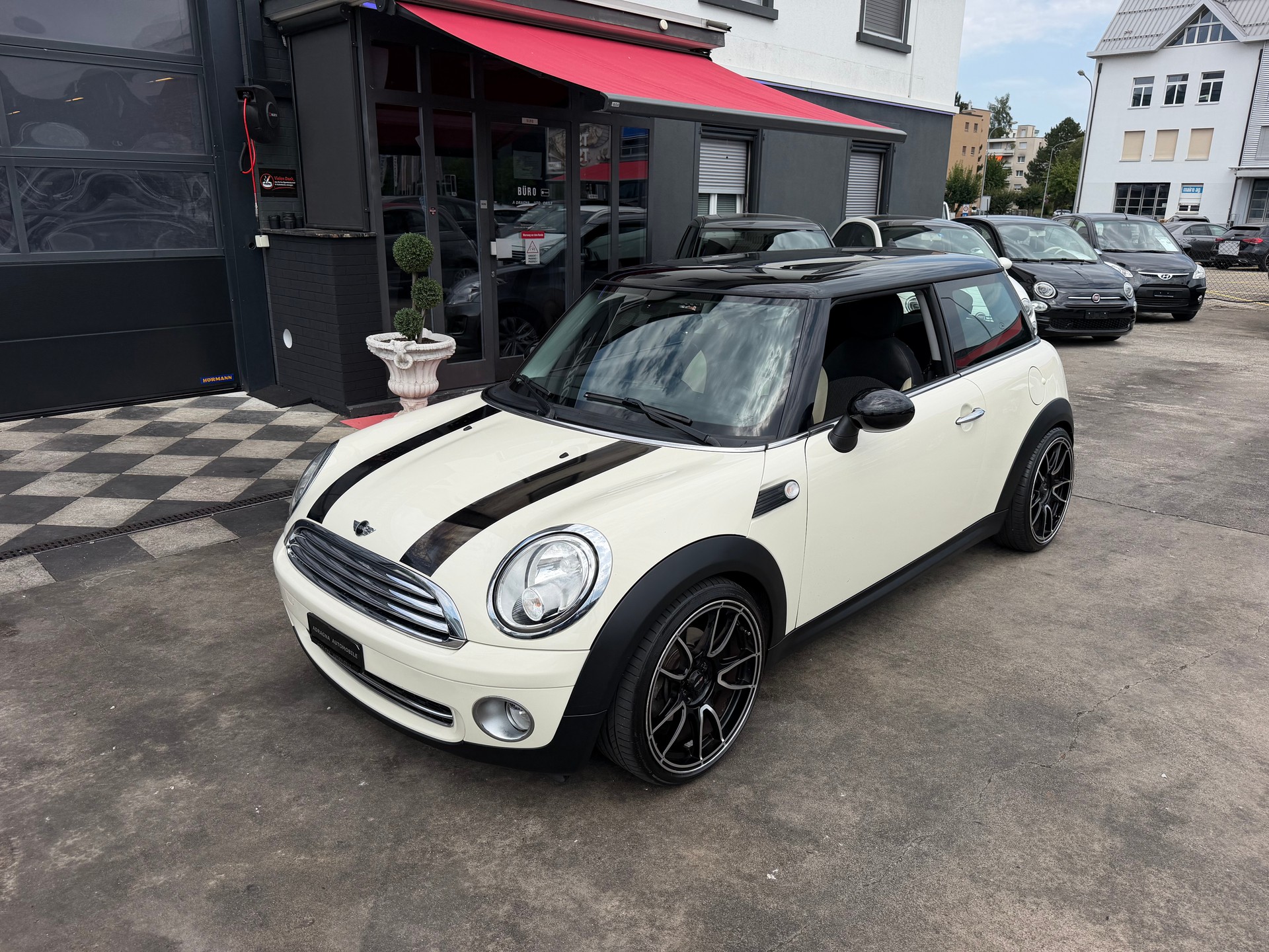 MINI Cooper-image-4