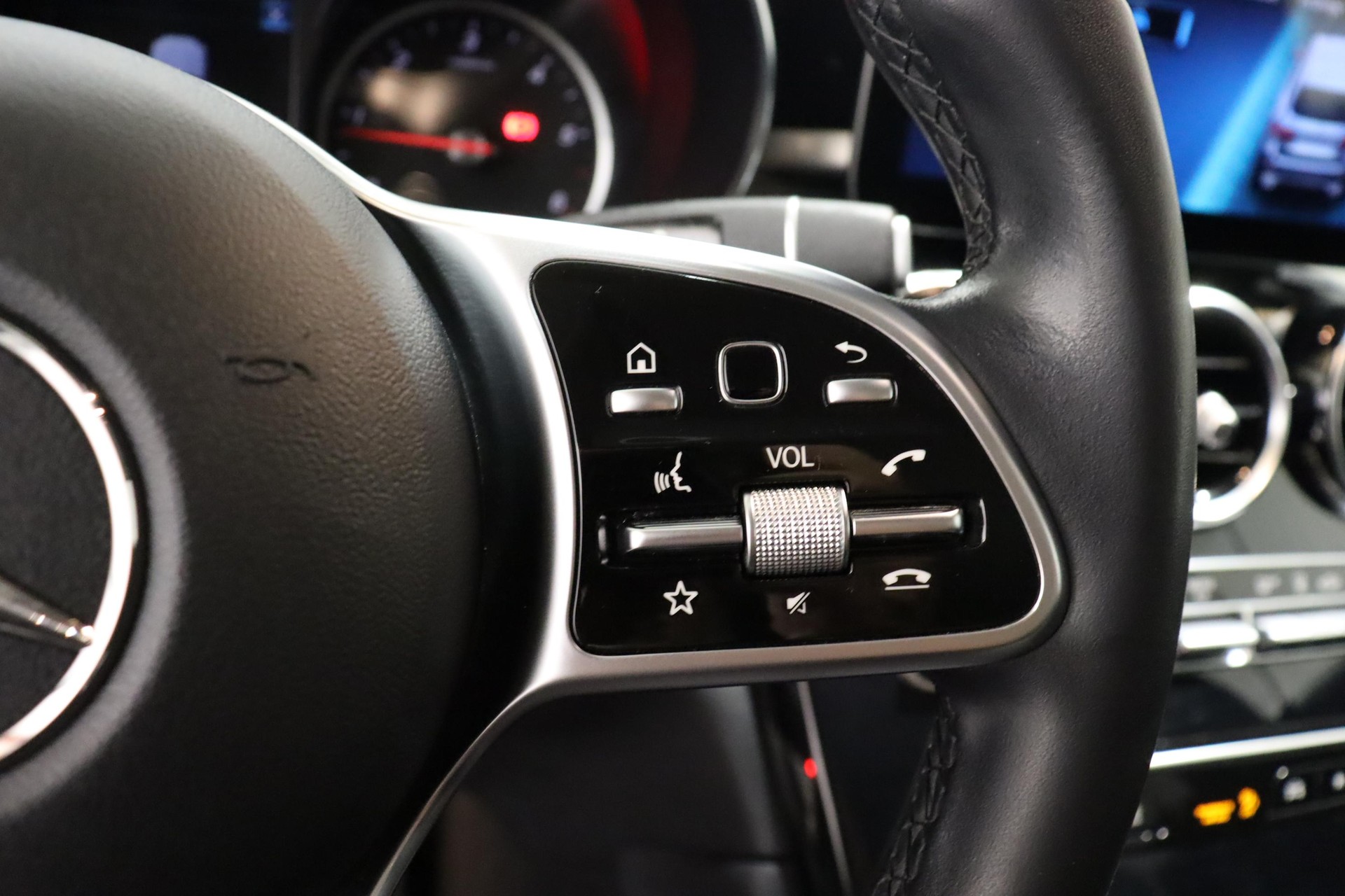 MERCEDES-BENZ GLC 300 de 4m-image-20