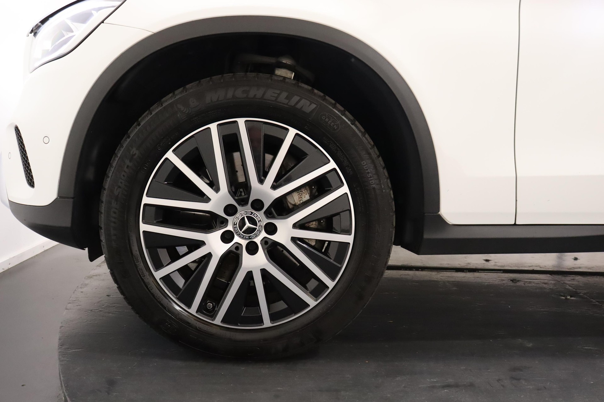 MERCEDES-BENZ GLC 300 de 4m-image-6
