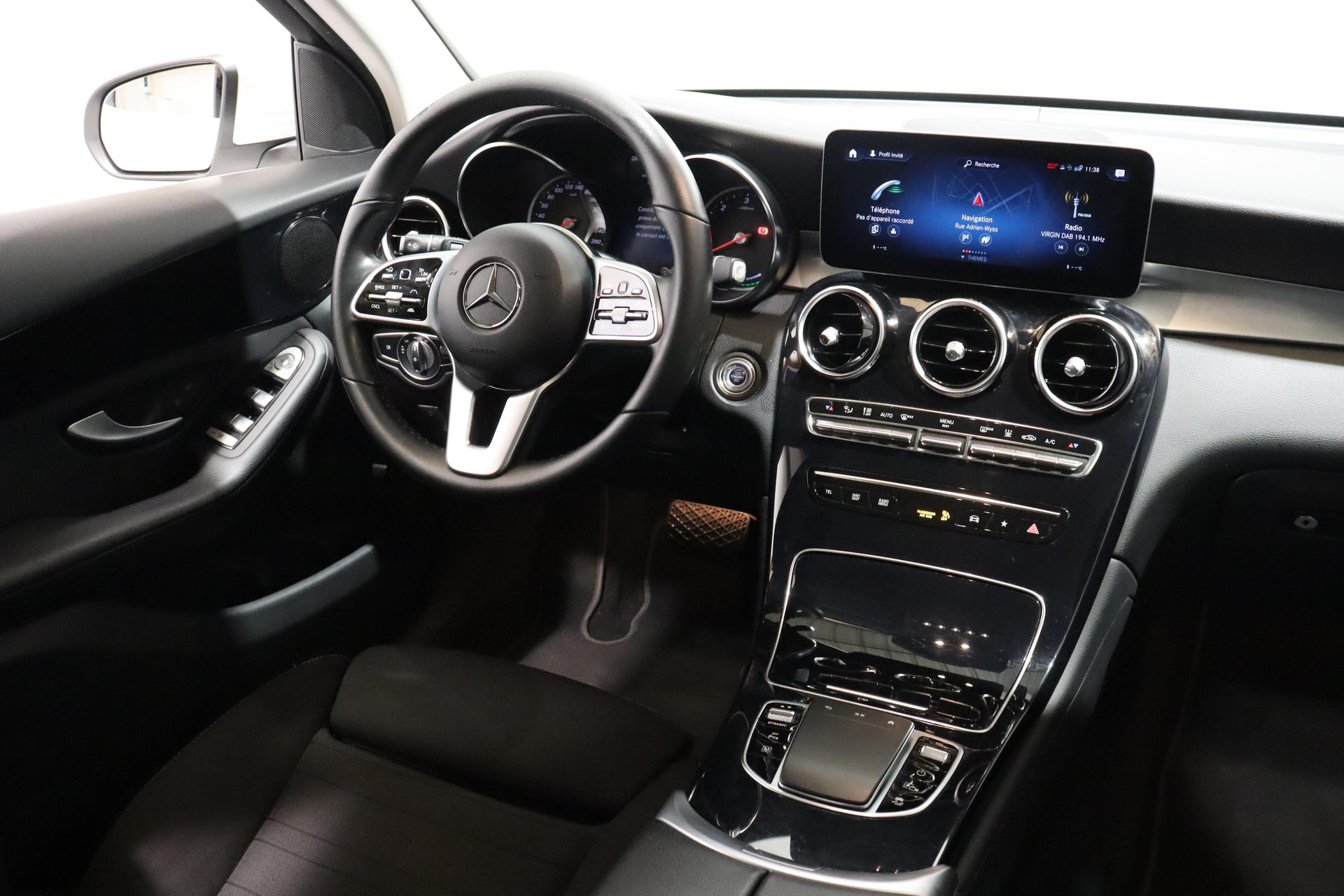 MERCEDES-BENZ GLC 300 de 4m-image-8