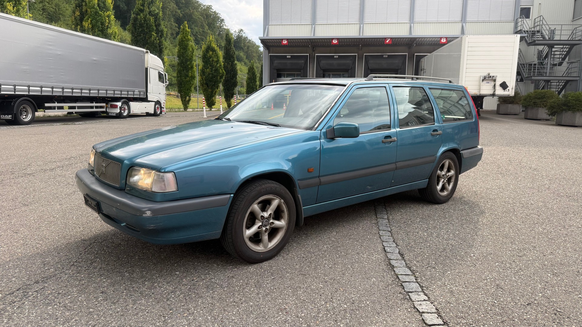 VOLVO 850 2.5-image-1