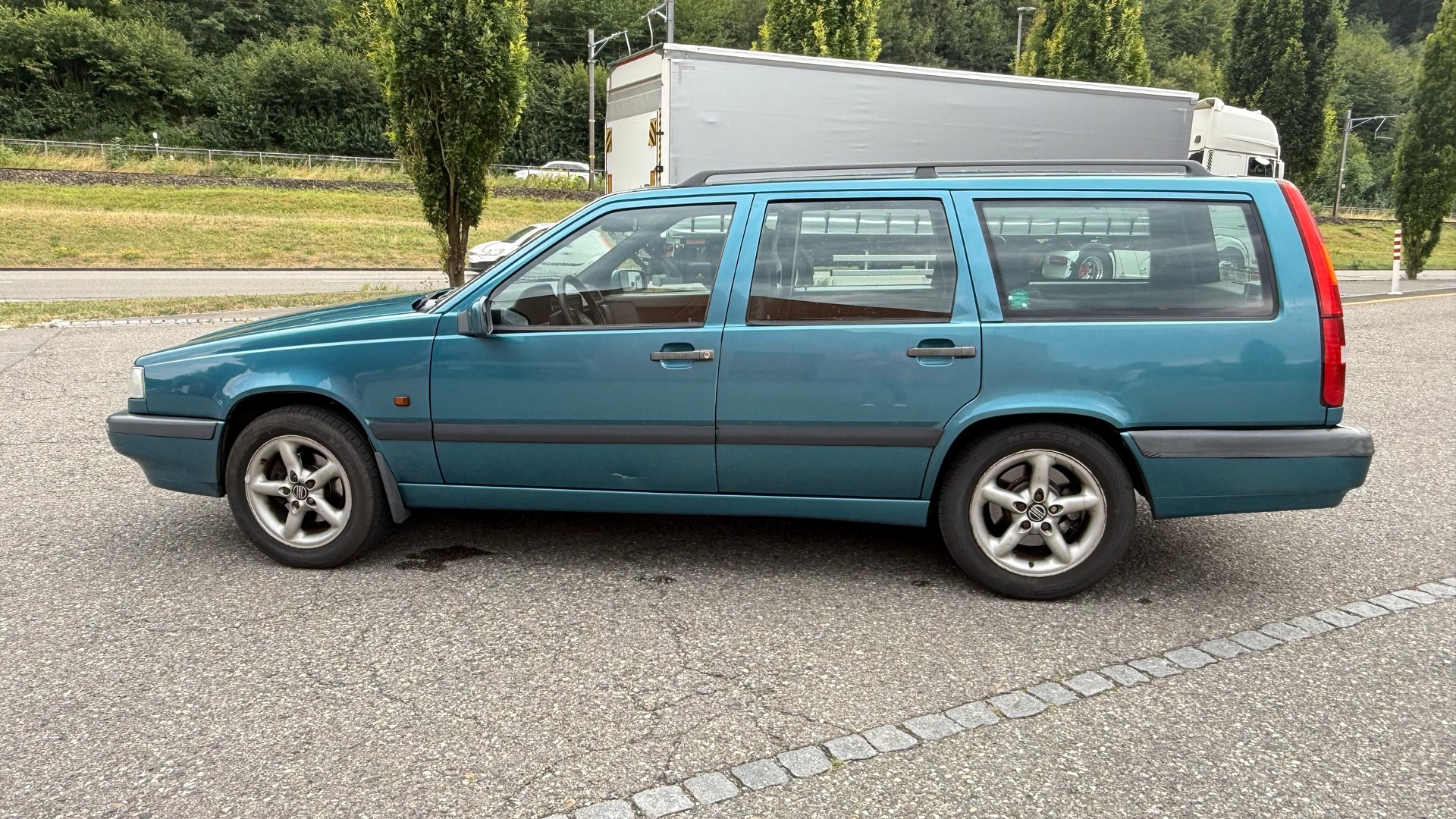 VOLVO 850 2.5-image-7