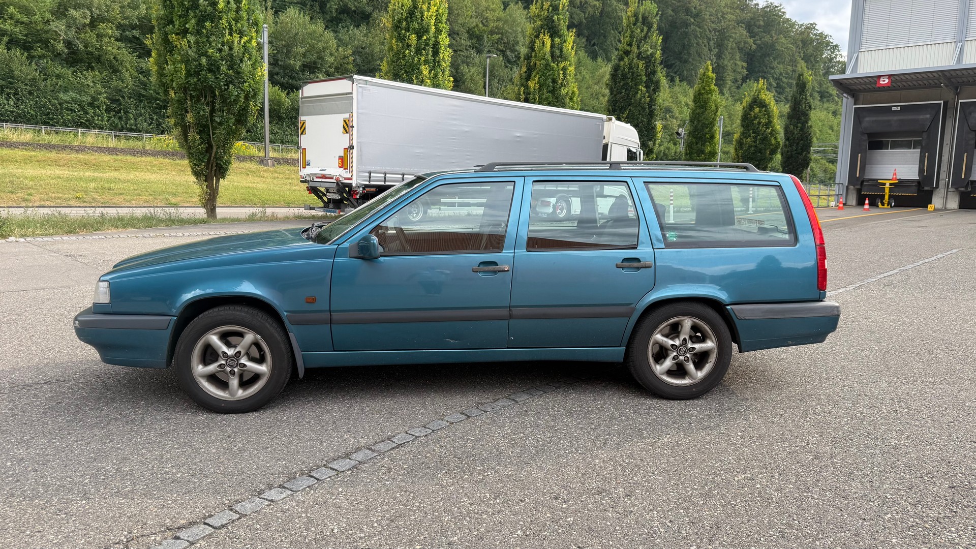 VOLVO 850 2.5-image-4