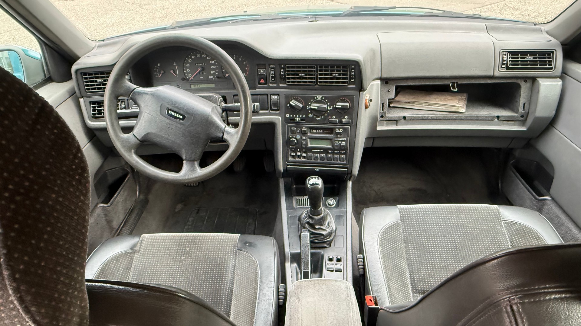 VOLVO 850 2.5-image-12