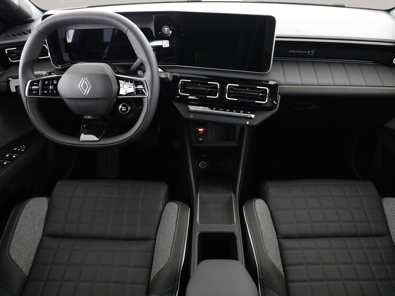 RENAULT R4 E-Tech Comfort Range iconic-image-4