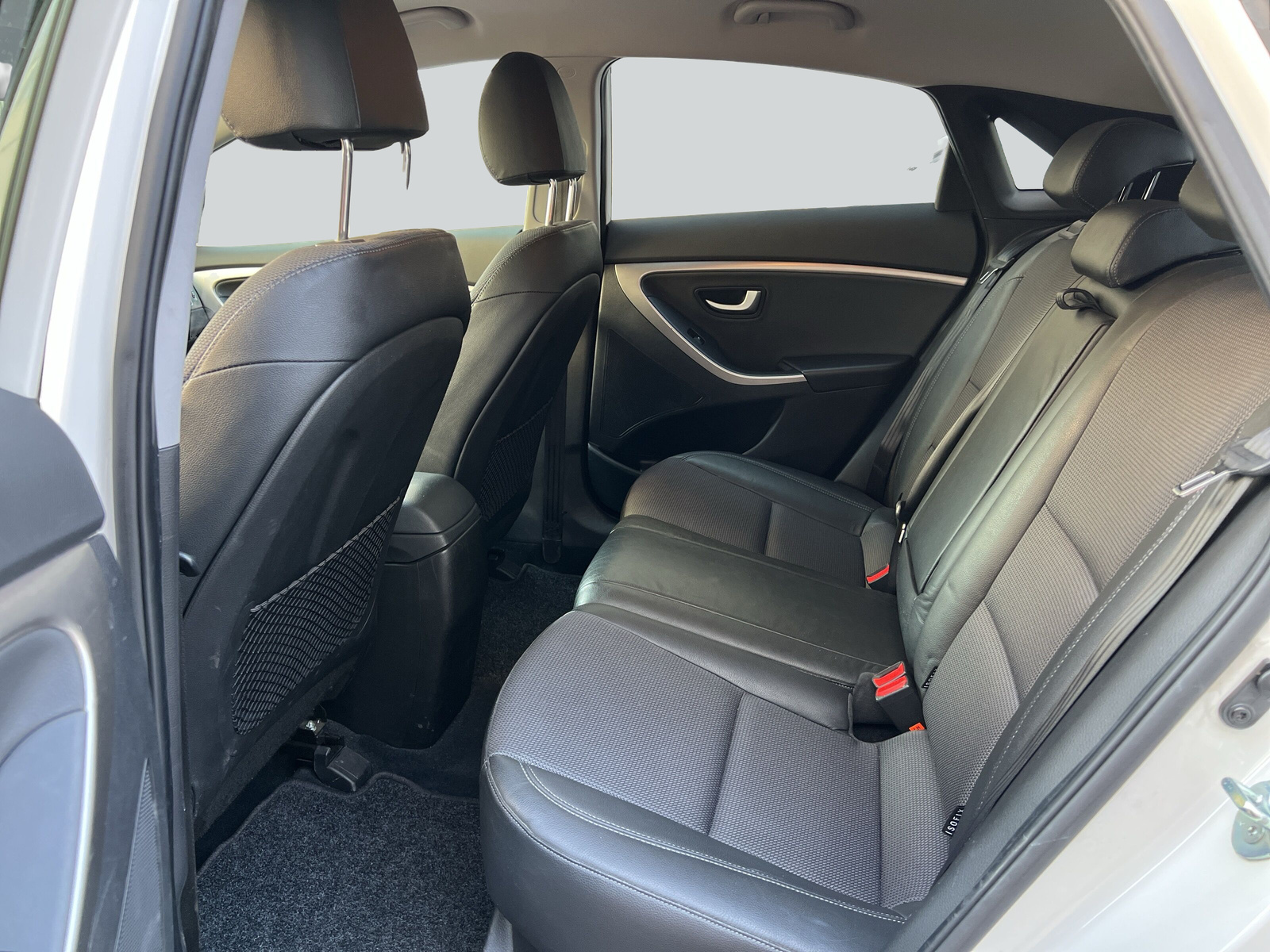 HYUNDAI i30 1.6 GDI Style-image-16