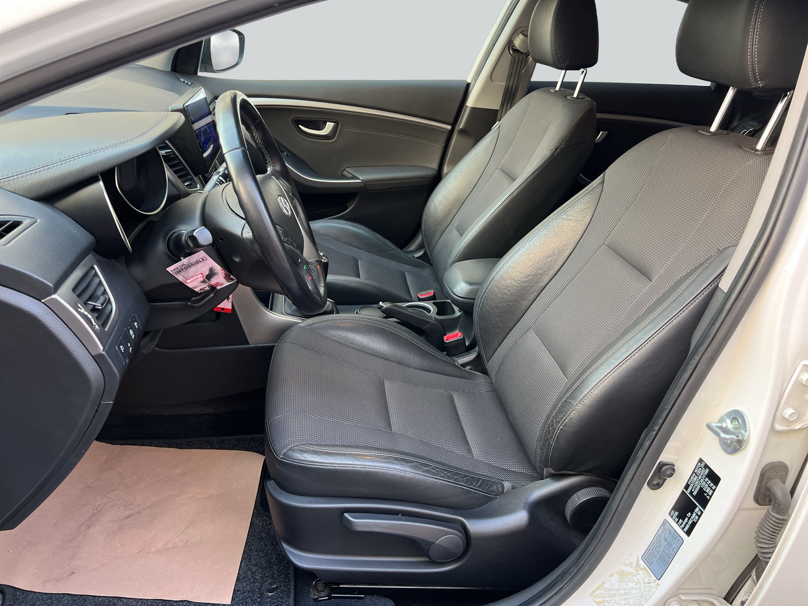 HYUNDAI i30 1.6 GDI Style-image-9