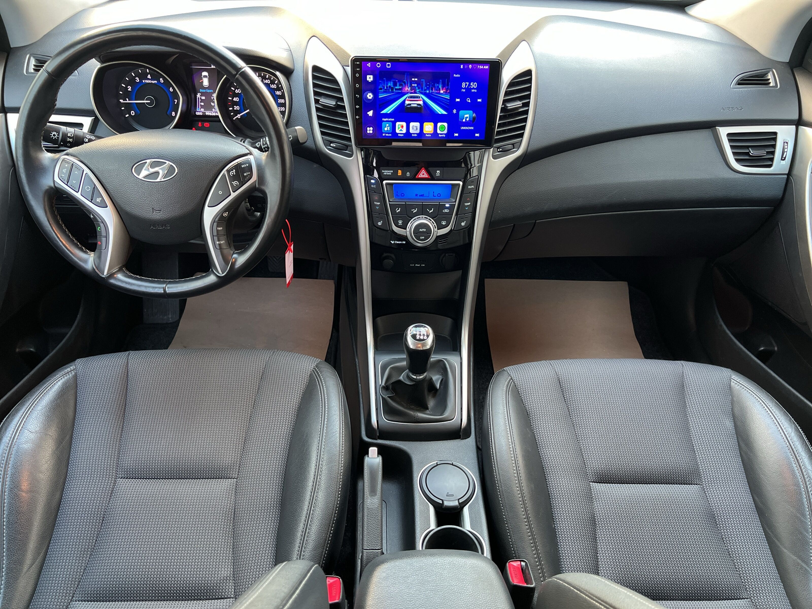 HYUNDAI i30 1.6 GDI Style-image-11